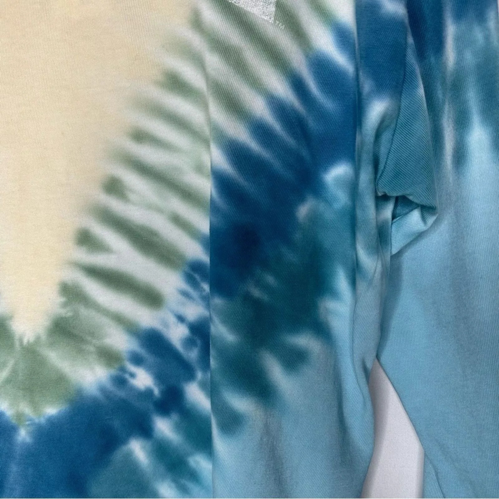 Daydreamer Blouses DAYDREAMER Yale Beach View Cropped Tie Dye Pullover NWT XS Blue