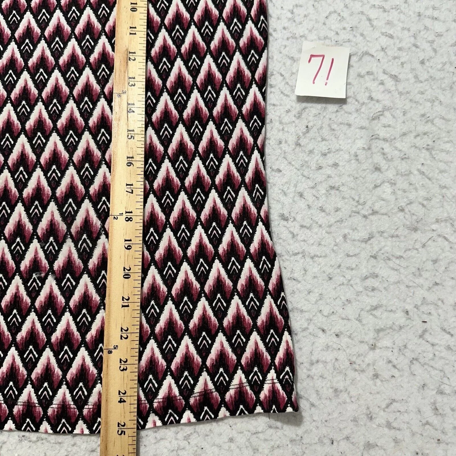 H&M Blouses H&M Medium Blouse Stretch Black Pink Geometric Pattern Top