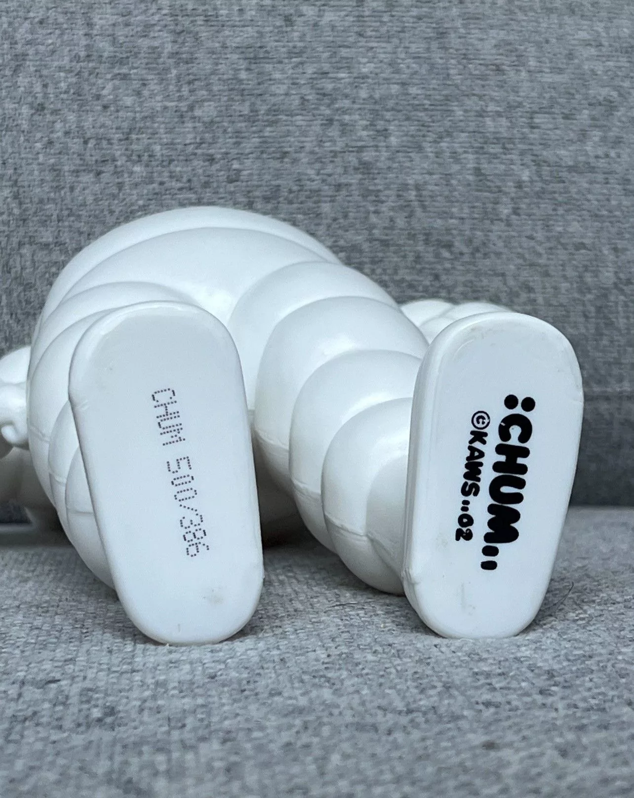 Kaws Miscellaneous Kaws Chum 2002 White
