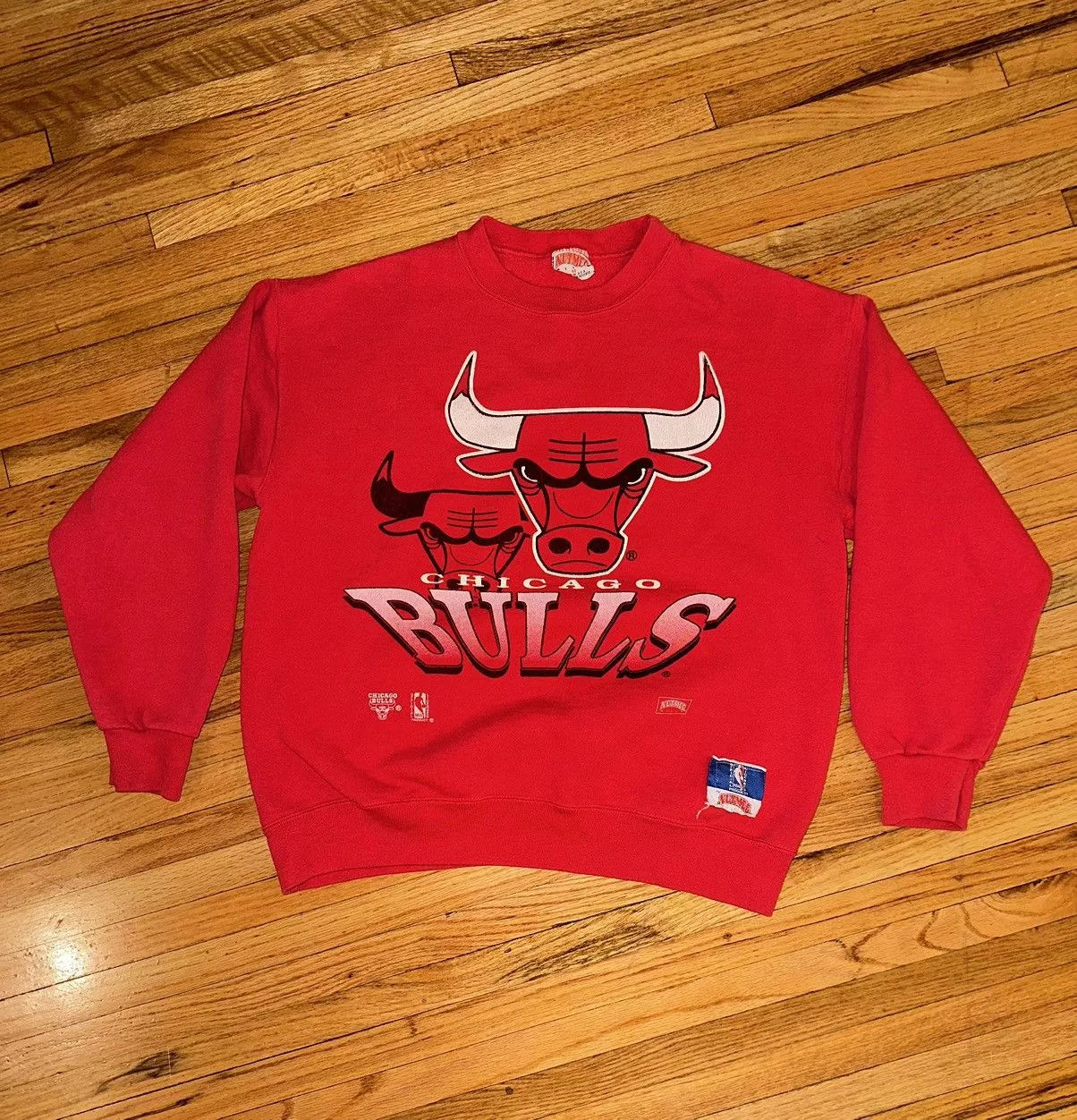 NBA Sweatshirts Hoodies NBA × Nutmeg × Vintage Vintage 90’s Chicago Bulls Nutmeg Mills NBA Sweatshirt Red