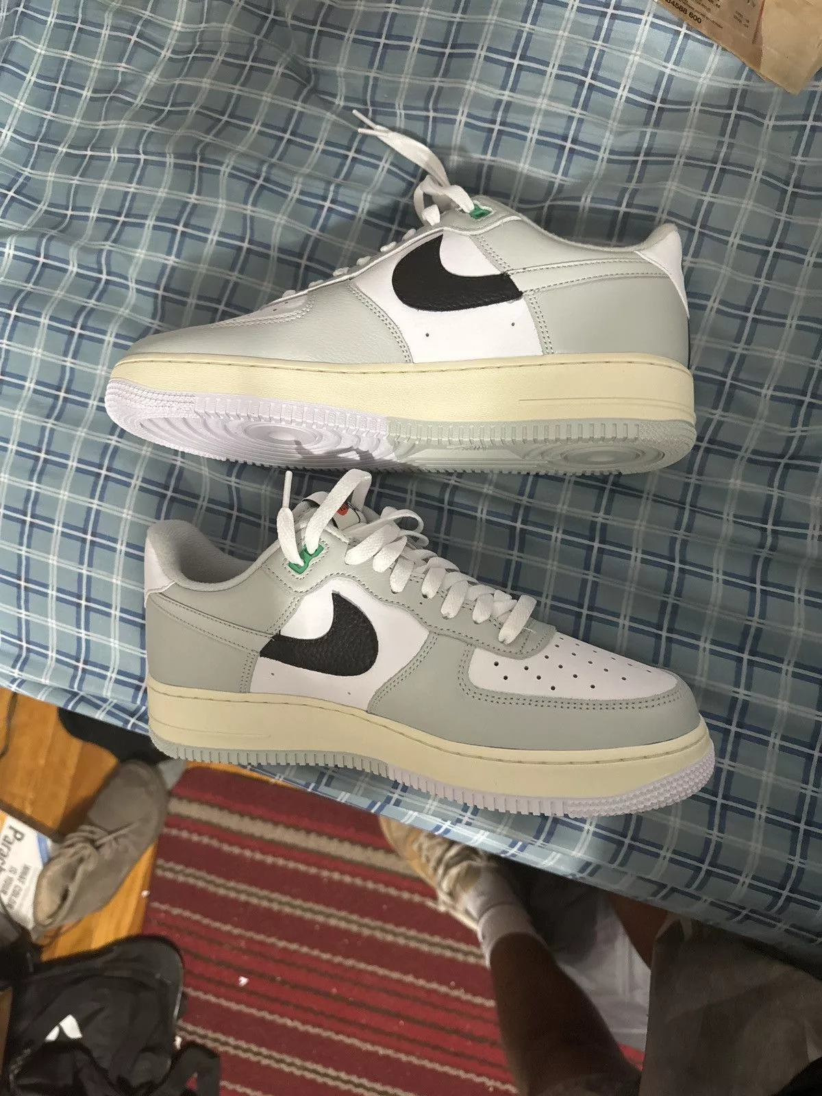 Nike Low Top Sneakers Nike Air Force One split light silver