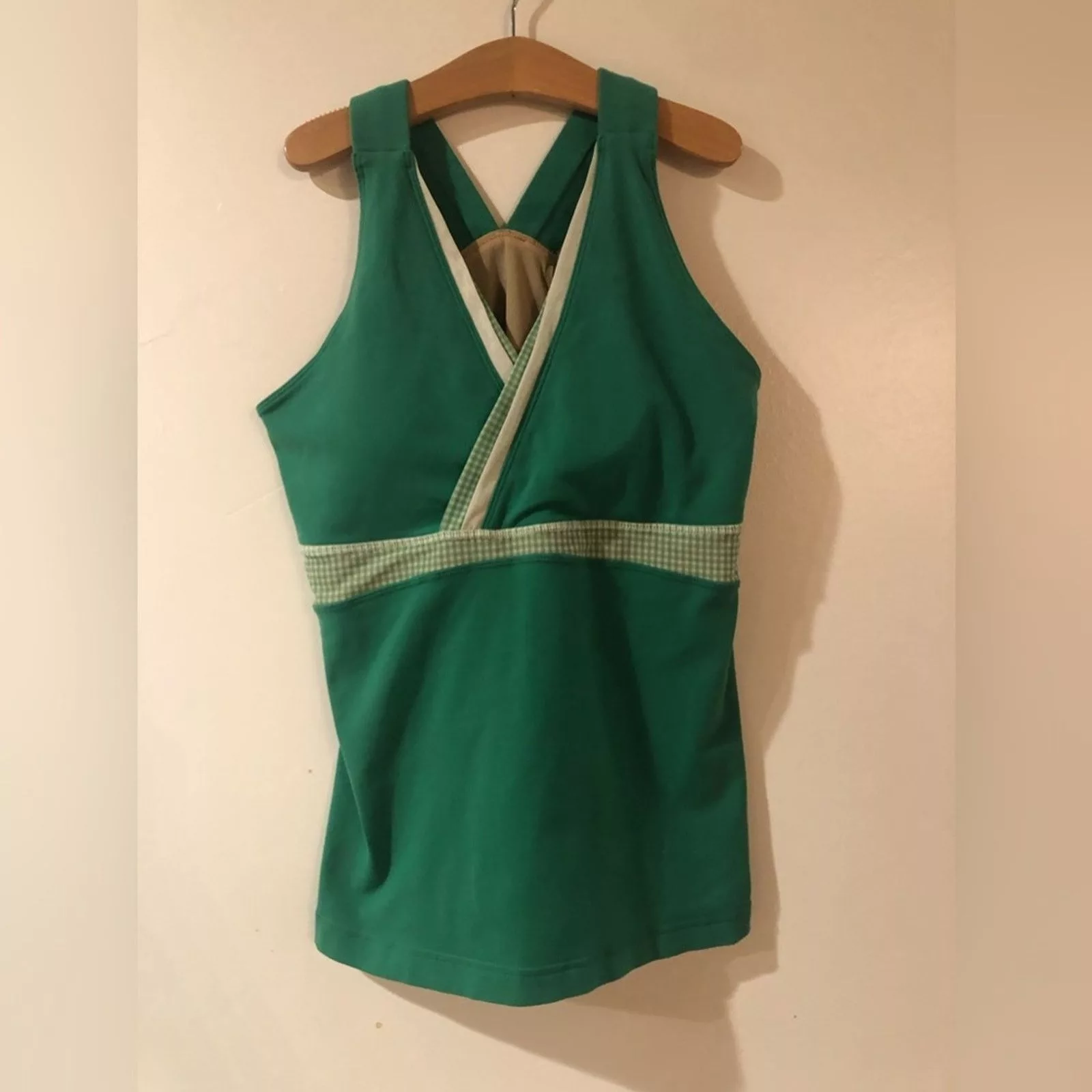 Lululemon Blouses Lululemon green sports top tank
