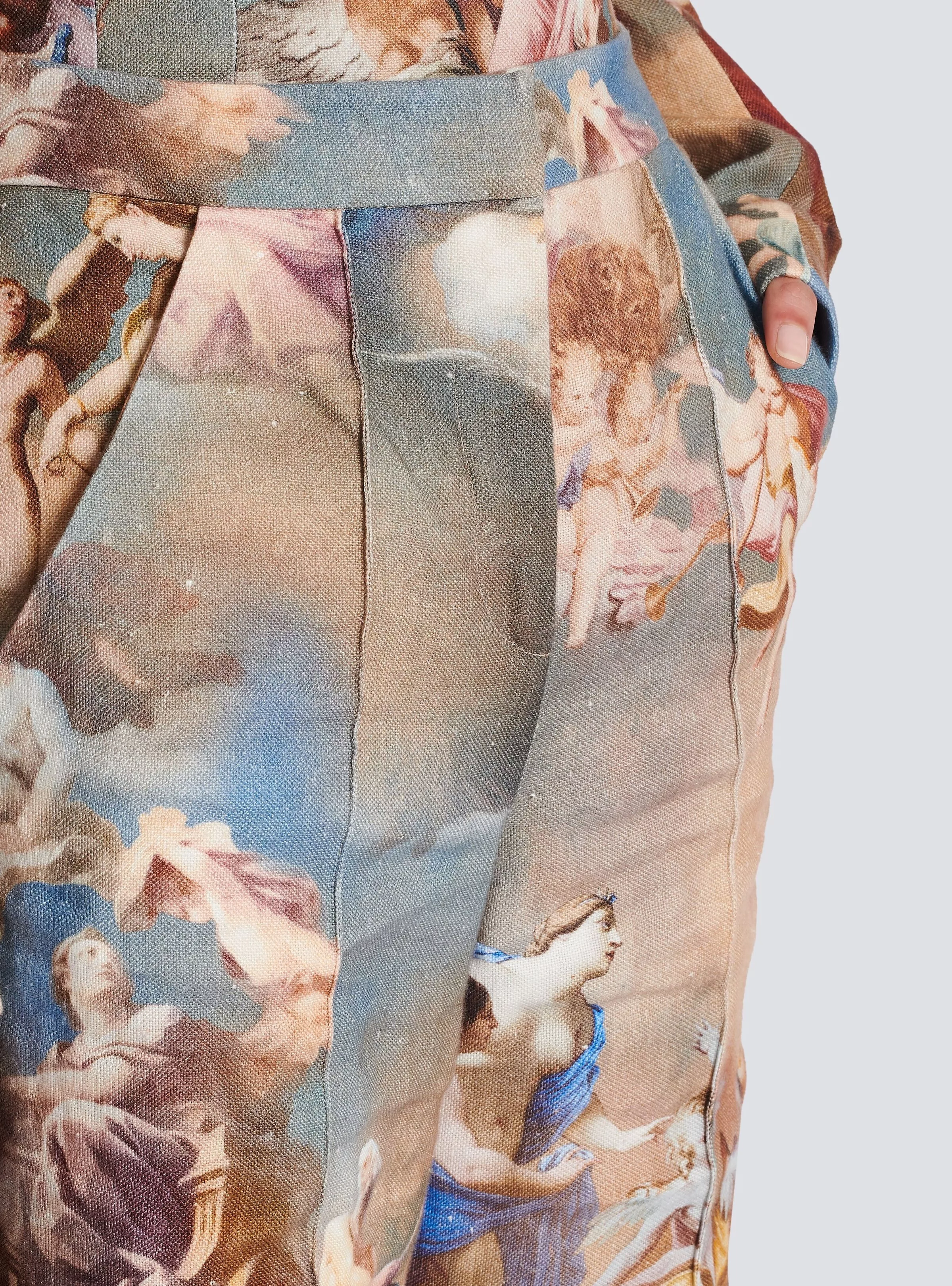 Balmain Shorts Balmain o1s1rm0624 Bermuda Shorts in Multicolor