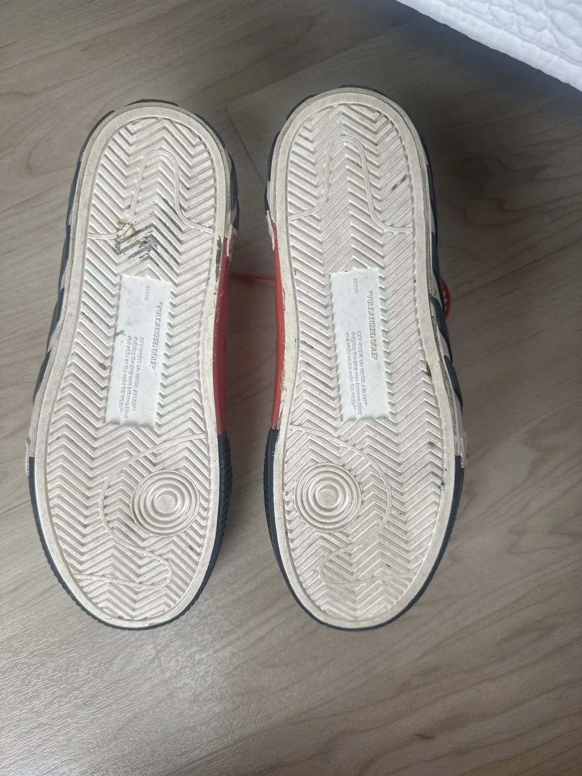 Off-White Low Top Sneakers Off-White Vulcanized Low-Top Sneakers