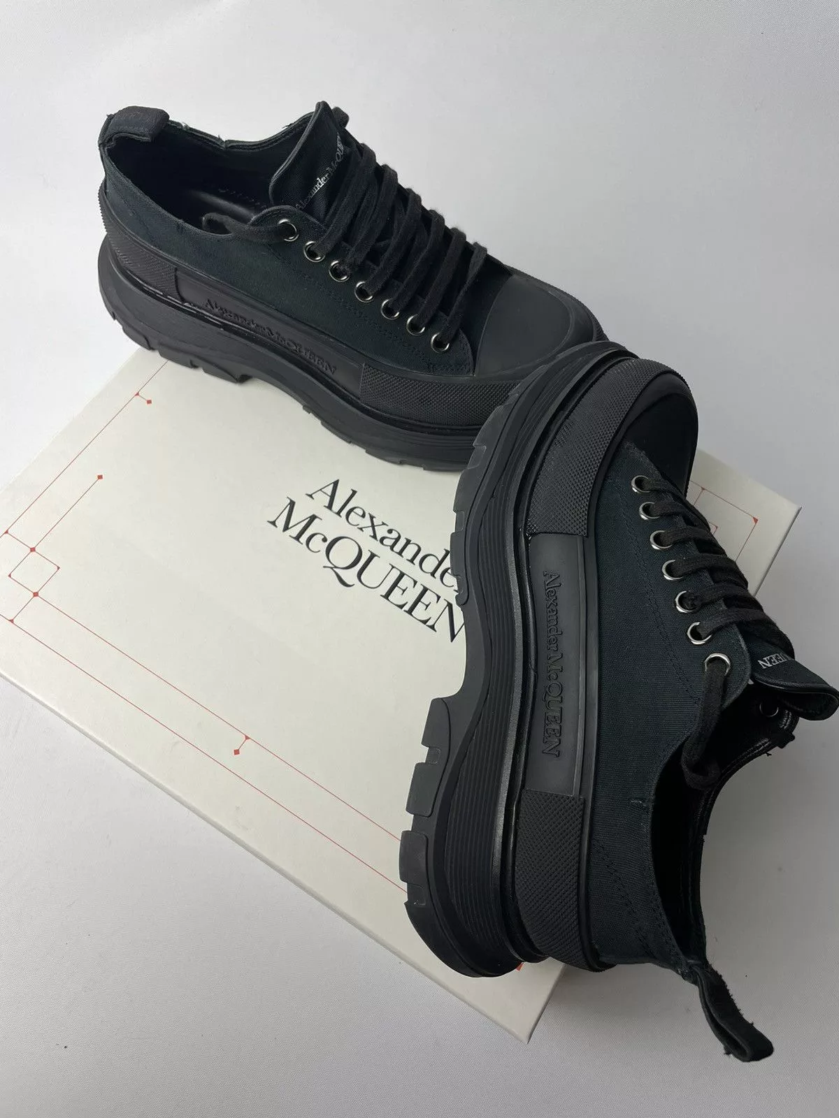 Alexander McQueen Boots Alexander McQueen Tread Slick low top Black