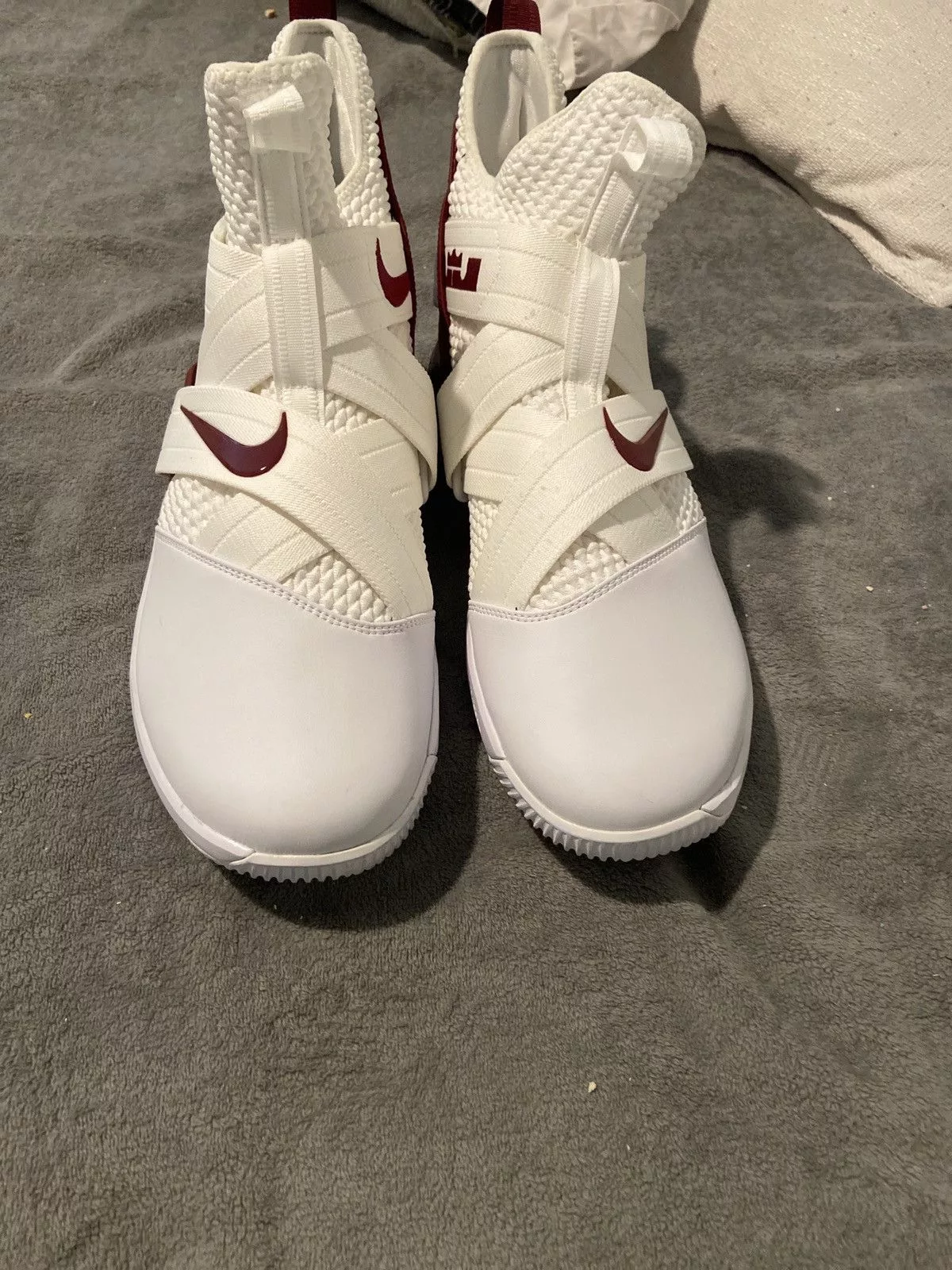 Nike Hi Top Sneakers Nike Lebron solider 10 White