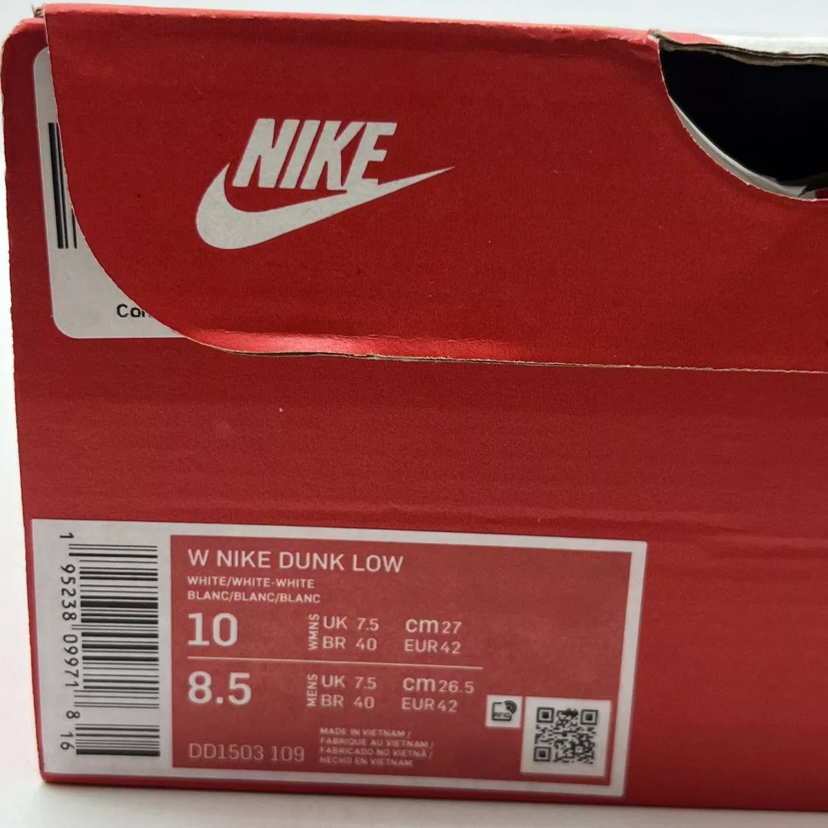 Nike Low Top Sneakers Nike dunk low triple white