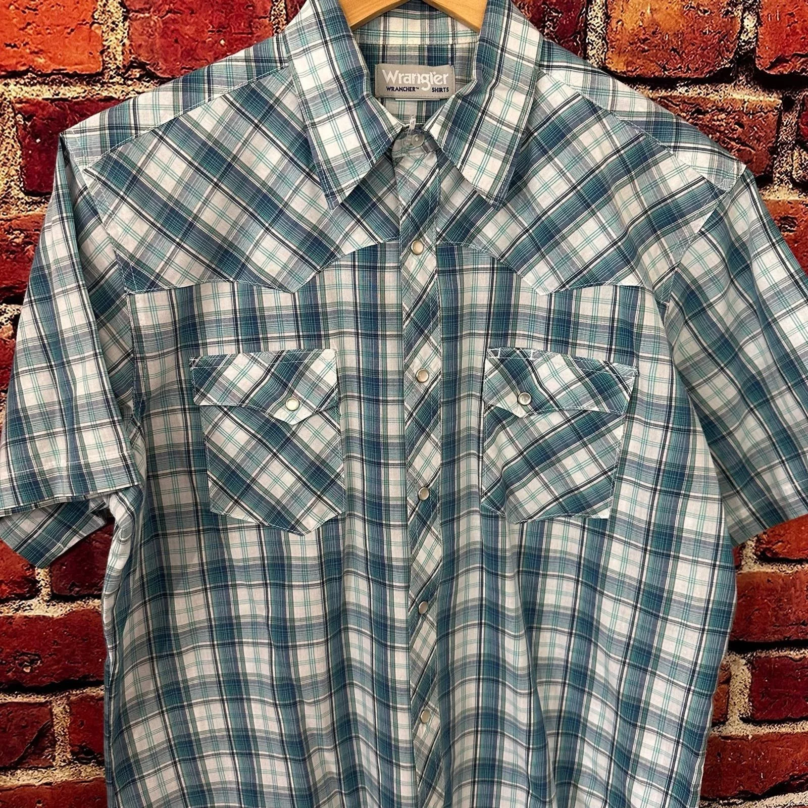 Wrangler Shirts Button Ups Men’s wrangler, button-down size large Blue