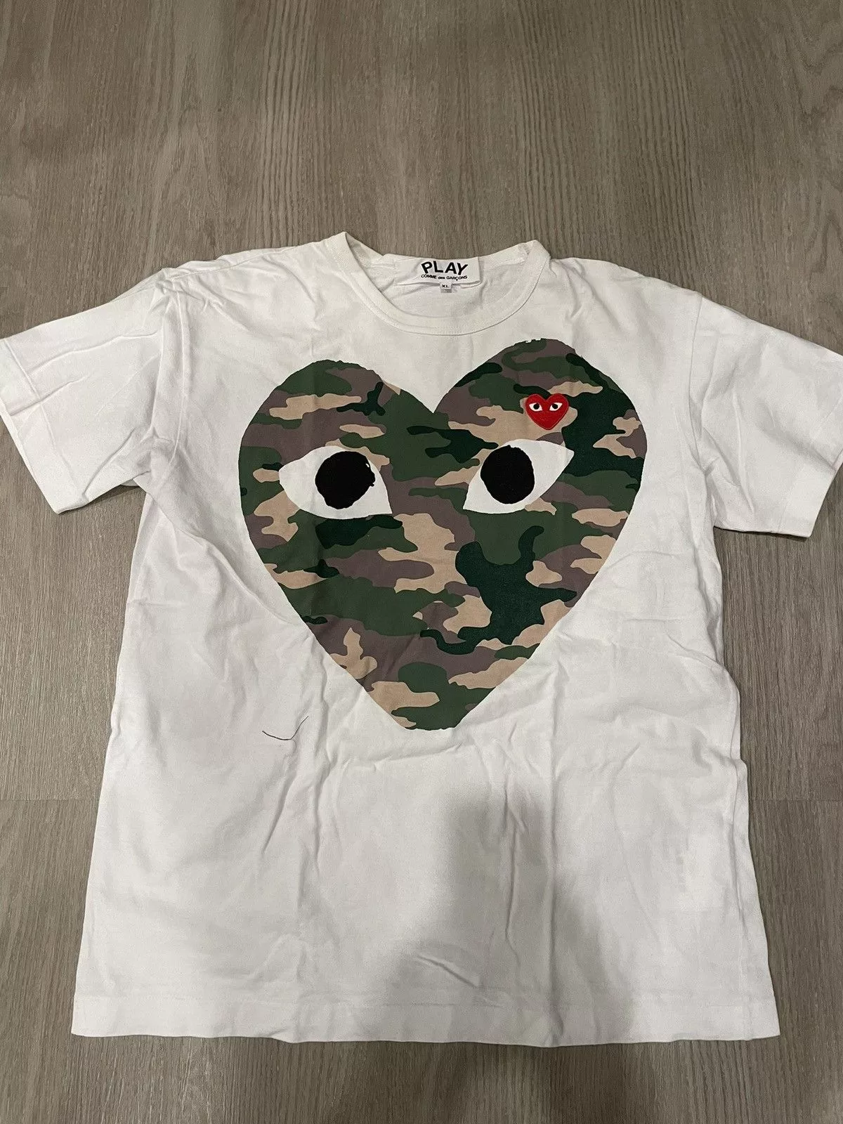 Comme des Garcons PLAY Short Sleeve T Shirts Comme des Garcons PLAY Comme Des Garçons Play Camouflage Heart T-Shirt White