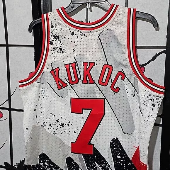 Mitchell & Ness Jerseys Mitchell & Ness Chicago Bulls Throwback Jersey Tony Kukoc Medium NWT Red