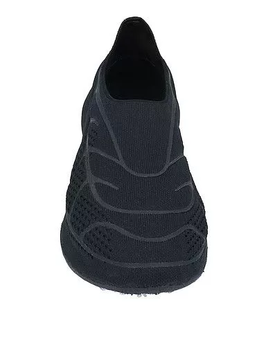 Givenchy Low Top Sneakers Givenchy o1srvl11e0624 Sneaker in Black