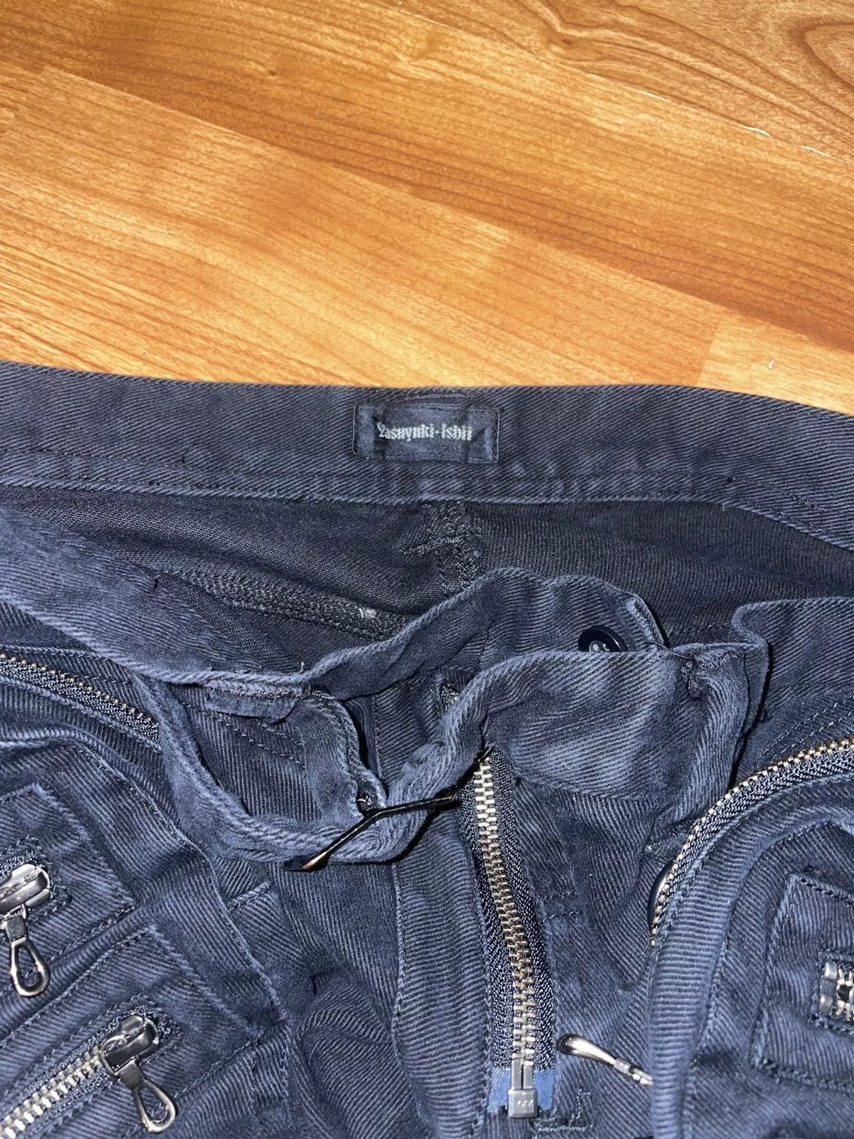 Yasuyuki Ishii Casual Pants Yasuyuki Ishii Gunslinger 'Gantz' cargos Black