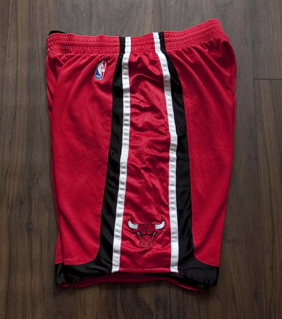 Adidas Shorts Adidas × NBA Chicago Bulls Shorts Adidas NBA Size XL /36 Red