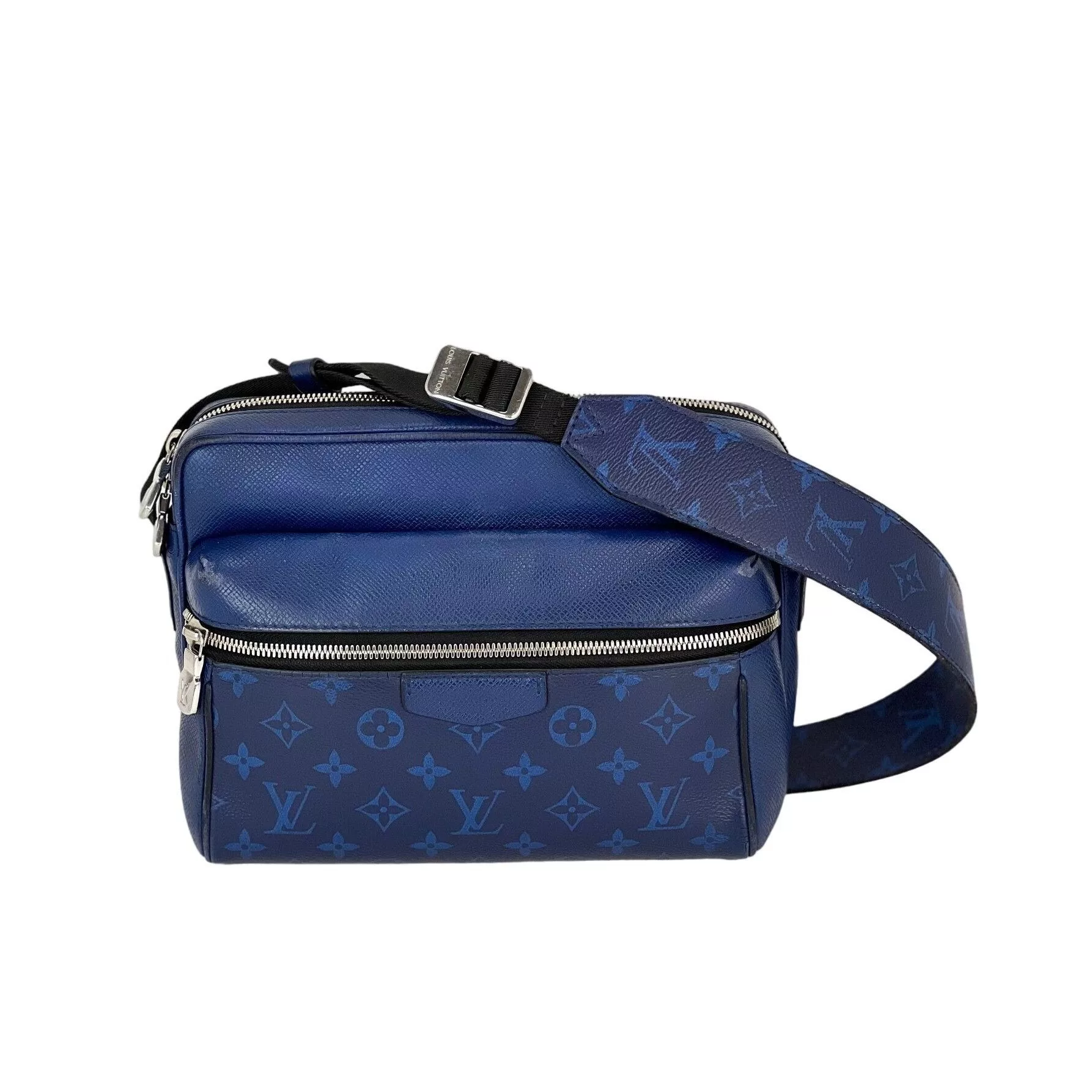 Louis Vuitton Messengers Satchels LOUIS VUITTON Taigarama Outdoor Blue Messenger Bag