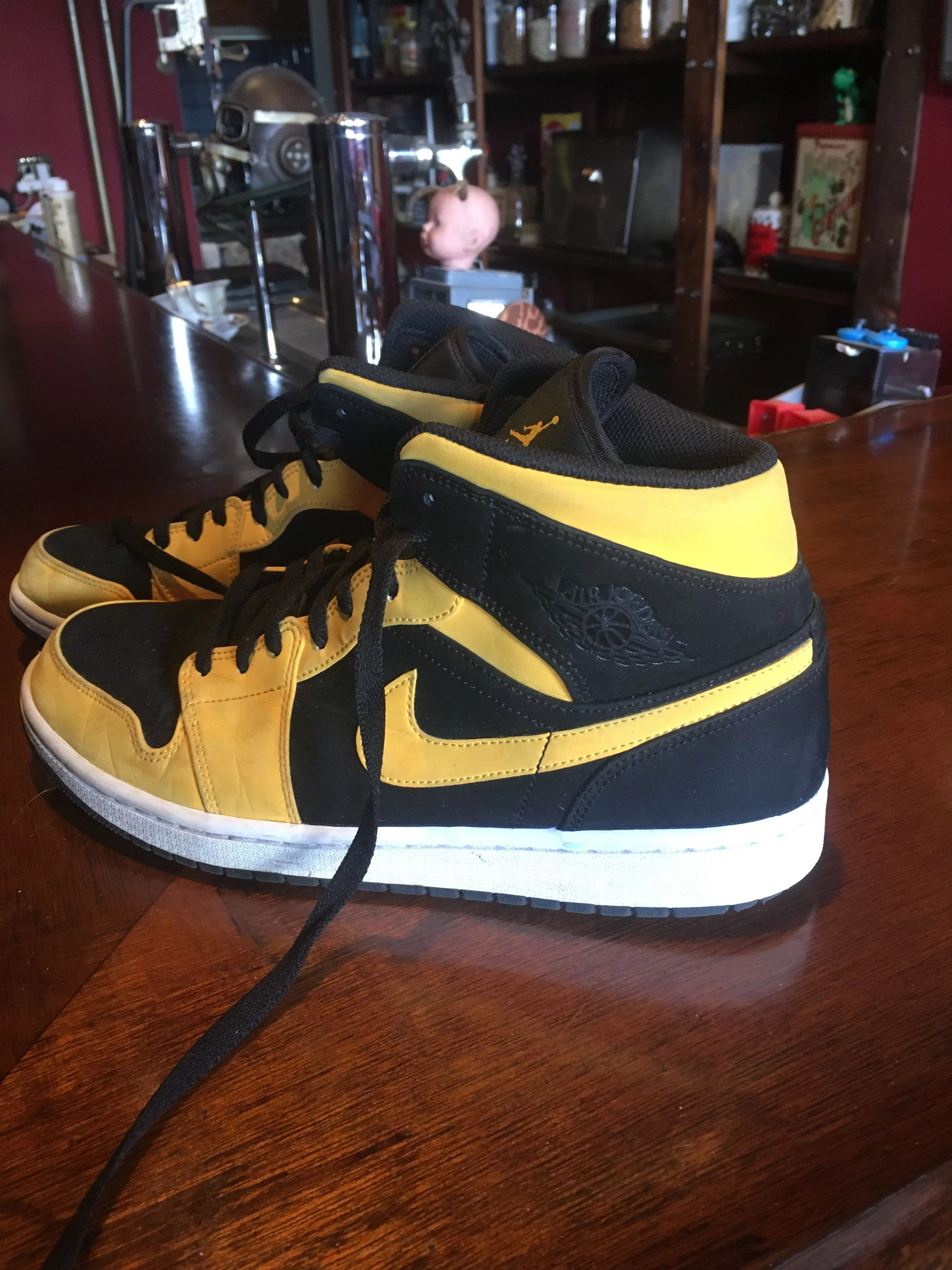 Nike Hi Top Sneakers Nike Air Jordan 1 Retro Mid Multi