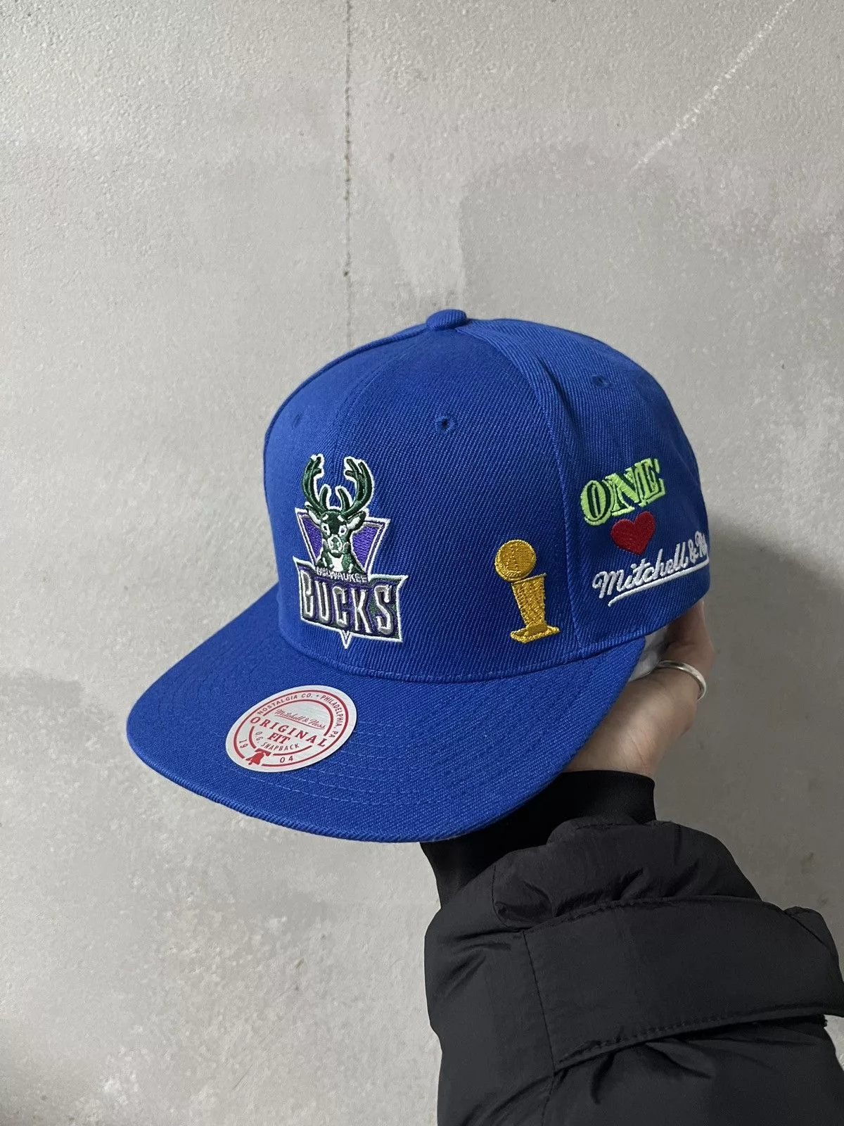 Mitchell & Ness Hats Mitchell & Ness Mitchell Ness NBA Milwaukee Bucks 2021 Champion Snapback Blue Streetwear