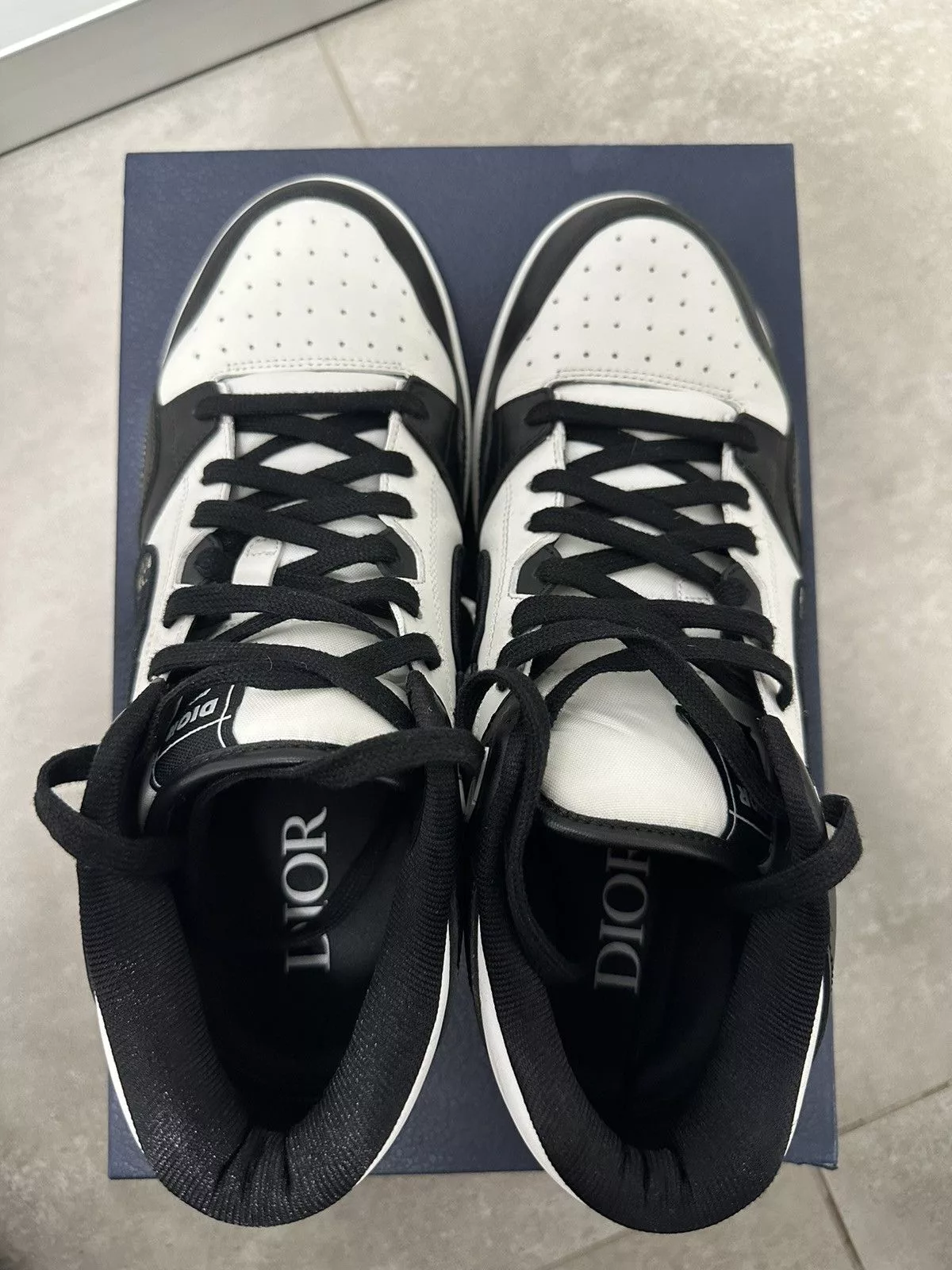 Dior Low Top Sneakers Dior B57 Mid-Top Sneaker - 11.5 US Black
