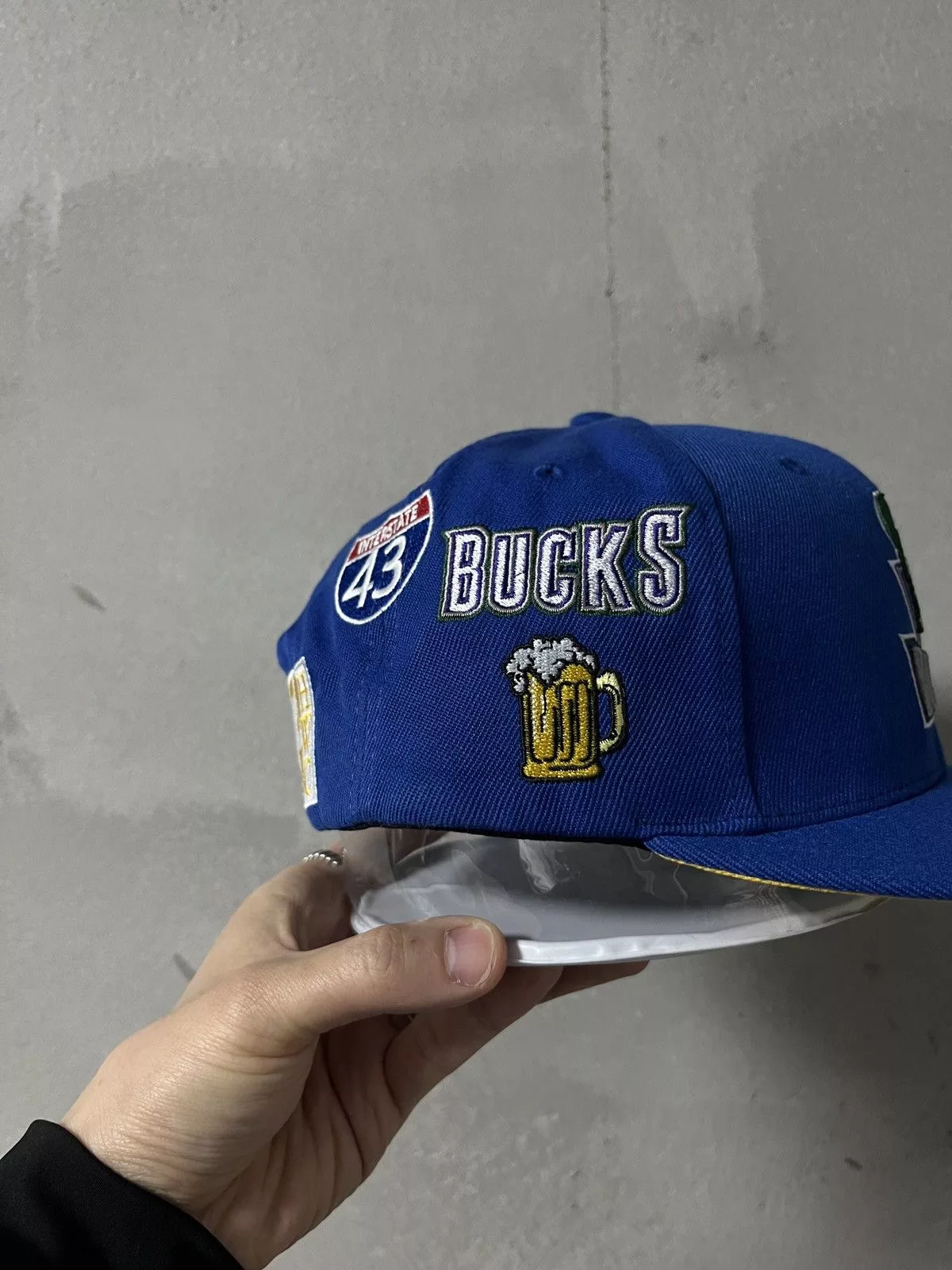 Mitchell & Ness Hats Mitchell & Ness Mitchell Ness NBA Milwaukee Bucks 2021 Champion Snapback Blue Streetwear