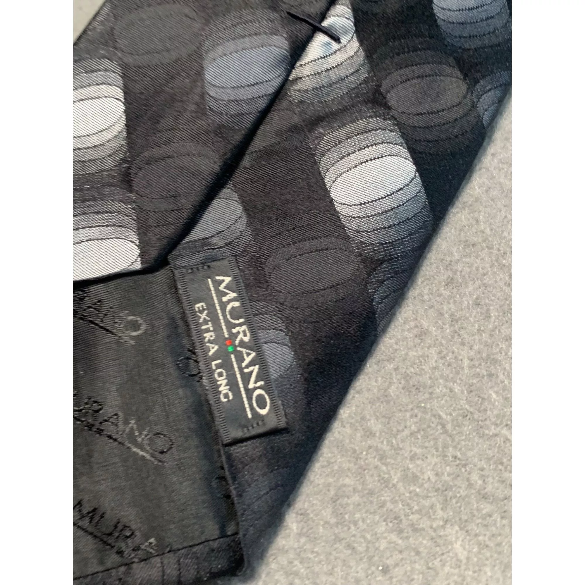 Murano Ties Pocketsquares Murano Extra Long Tie Silk Black Gray Circle Pattern Made in