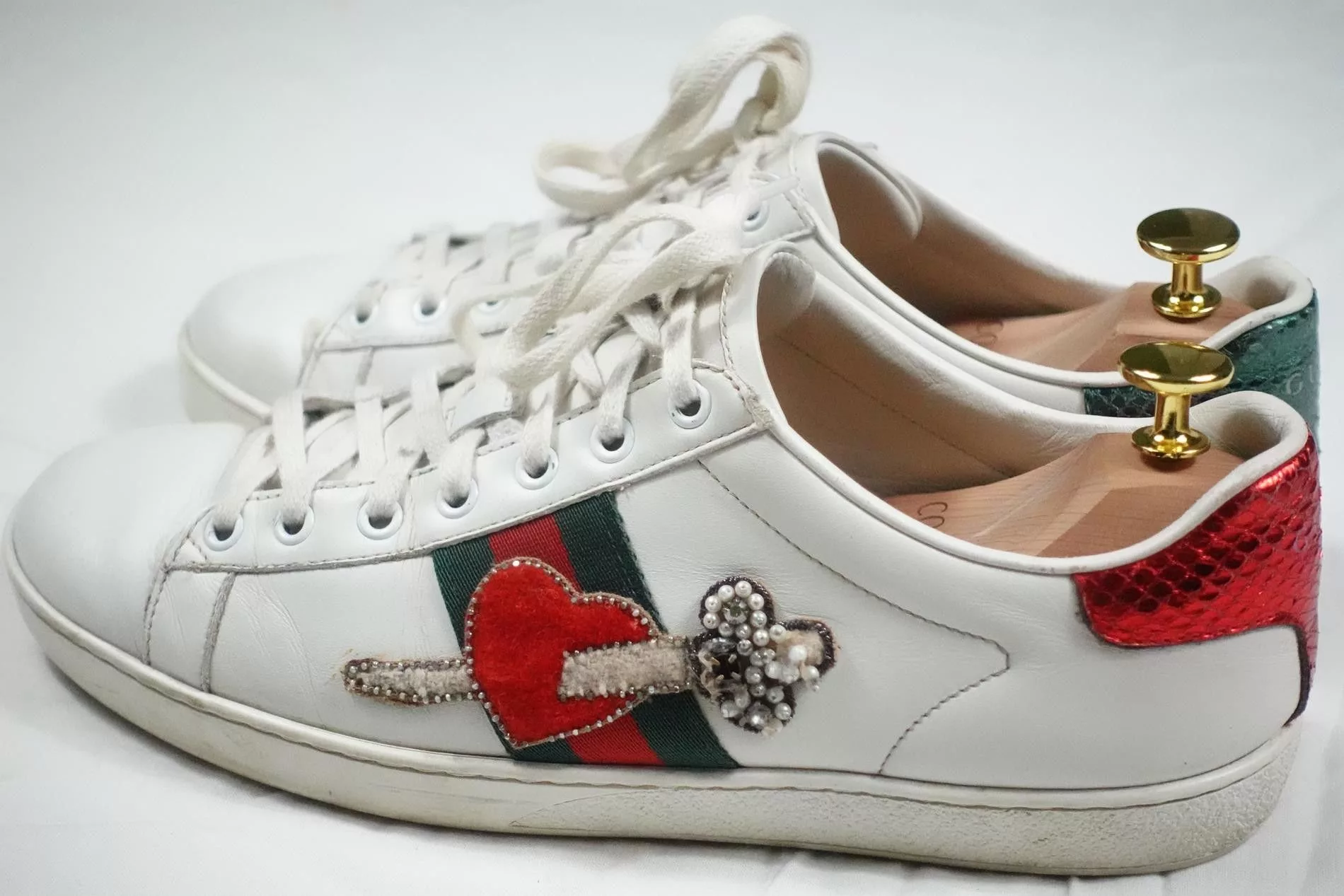 Gucci Low Top Sneakers Gucci Sneakers Ace White Leather Heart Sword 40 EU 10 US Multi