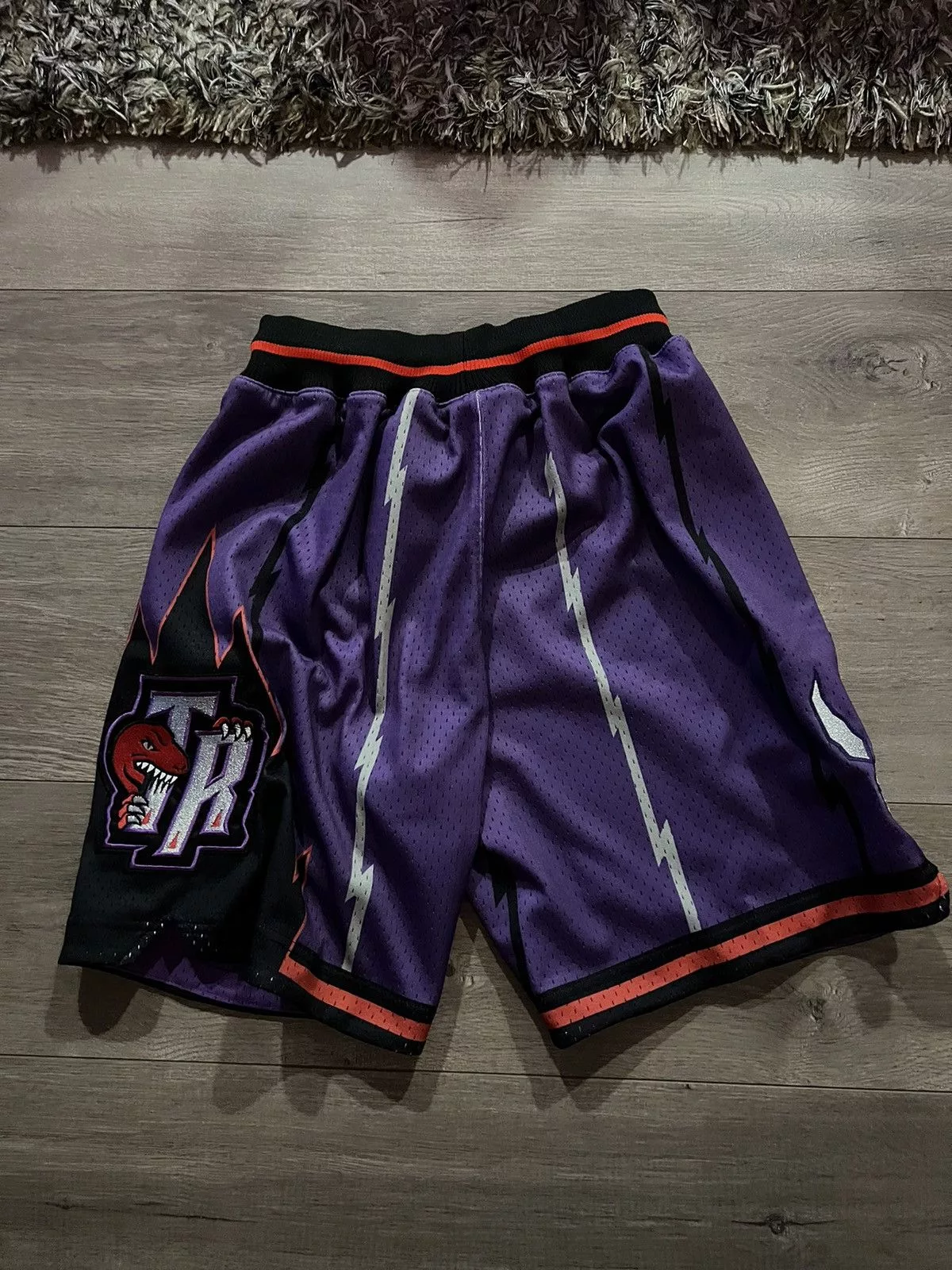 Mitchell & Ness Shorts Mitchell & Ness Mitchell Ness Toronto Raptors Authentic Shorts 98 99 Purple