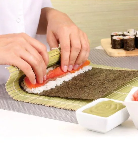 --Sushi Mat W/Paddle