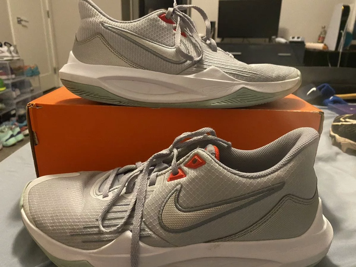 Nike Low Top Sneakers Nike precision IV Gray