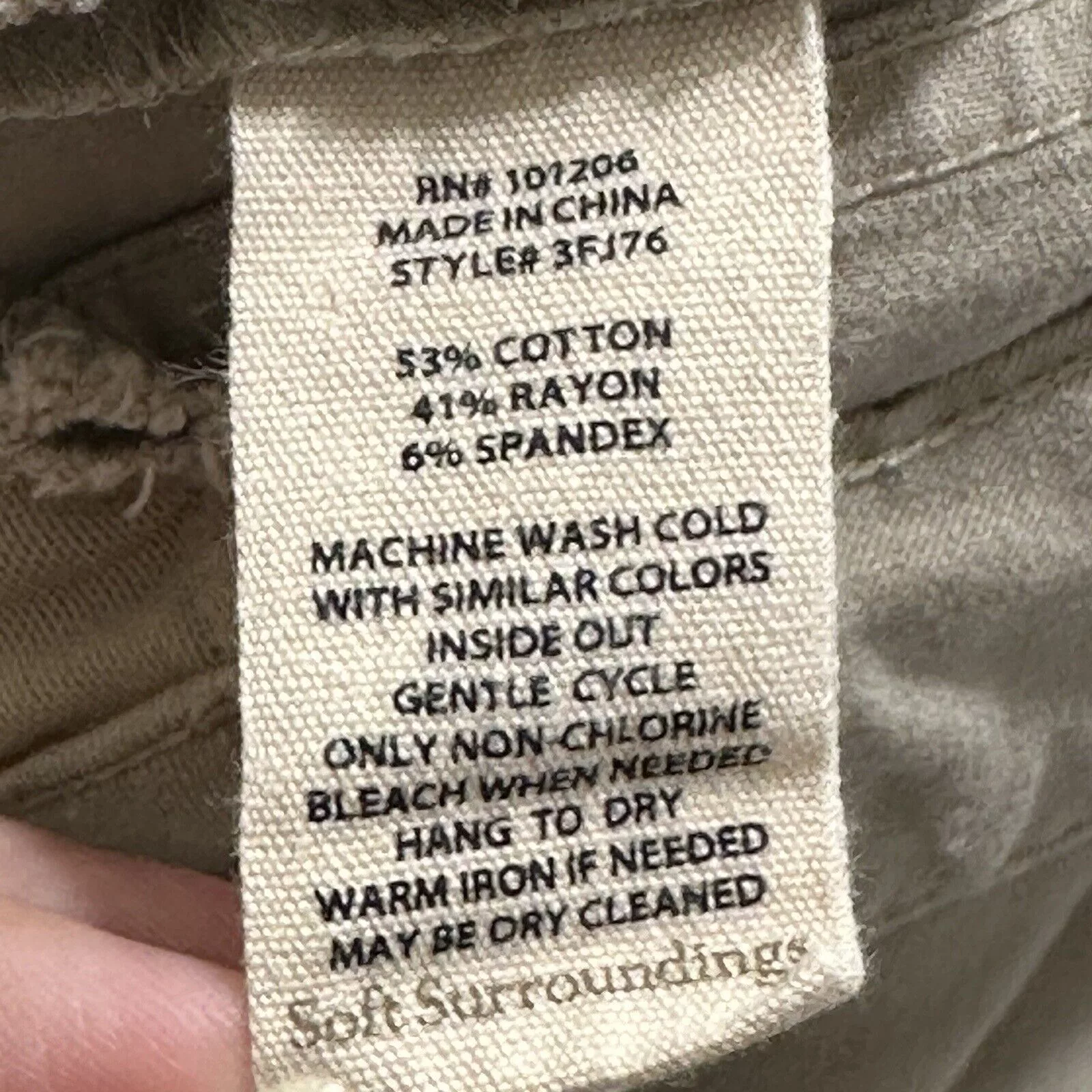 Other Pants Other Soft Surroundings PM Beige Pull On Capri Pants Stretch