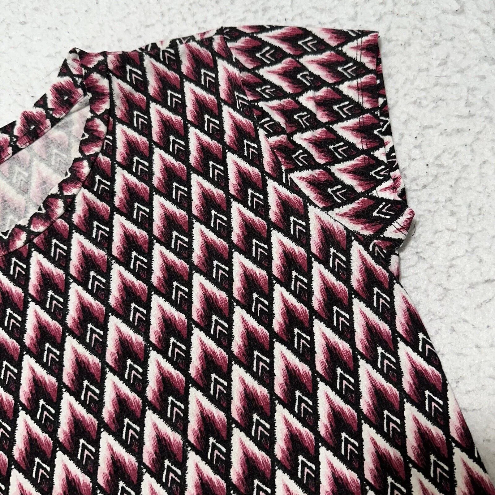 H&M Blouses H&M Medium Blouse Stretch Black Pink Geometric Pattern Top