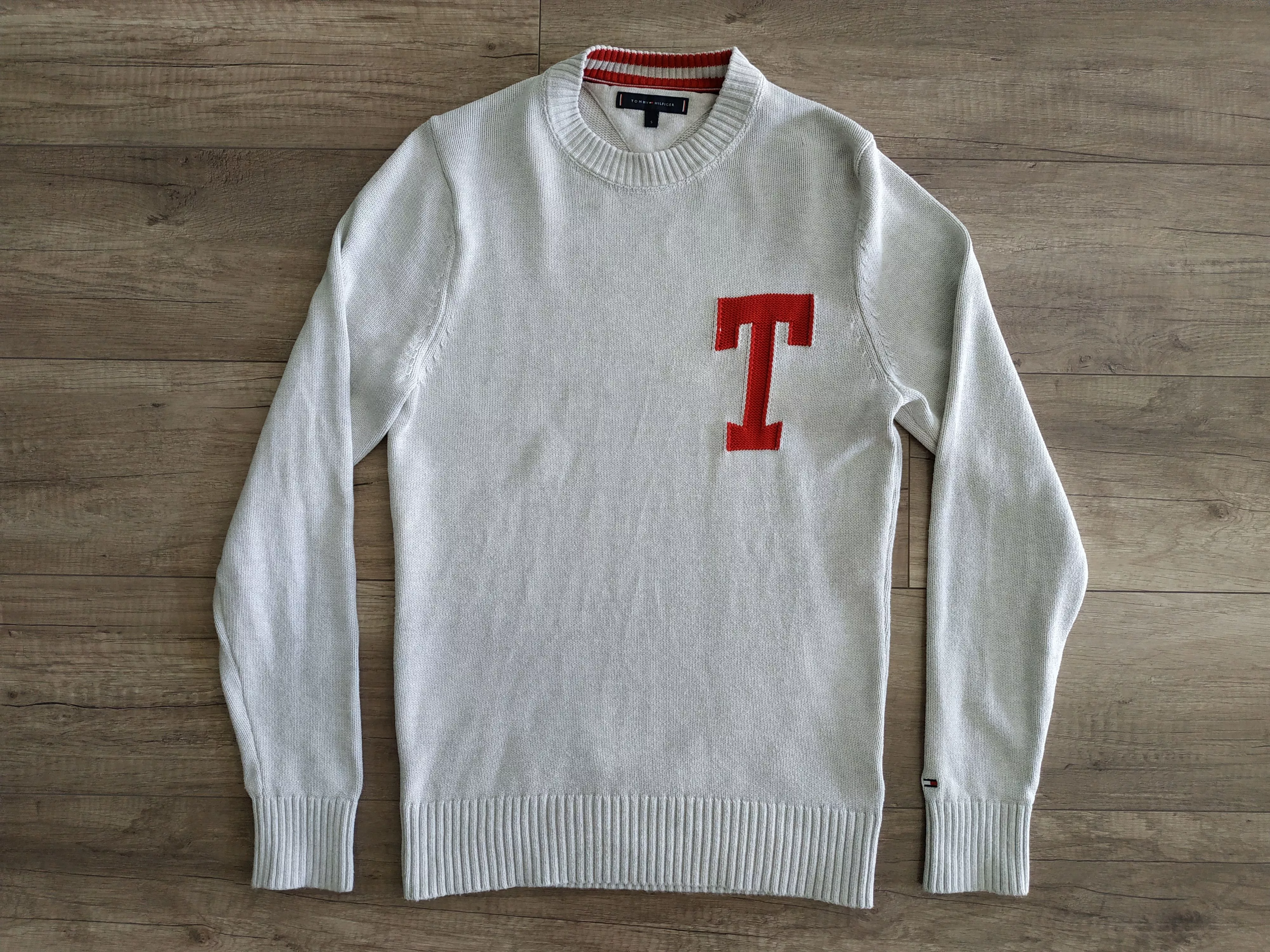 Tommy Hilfiger Sweaters Knitwear Tommy Hilfiger Men's Knit Sweater, s. SMALL, fit. S/M Beige