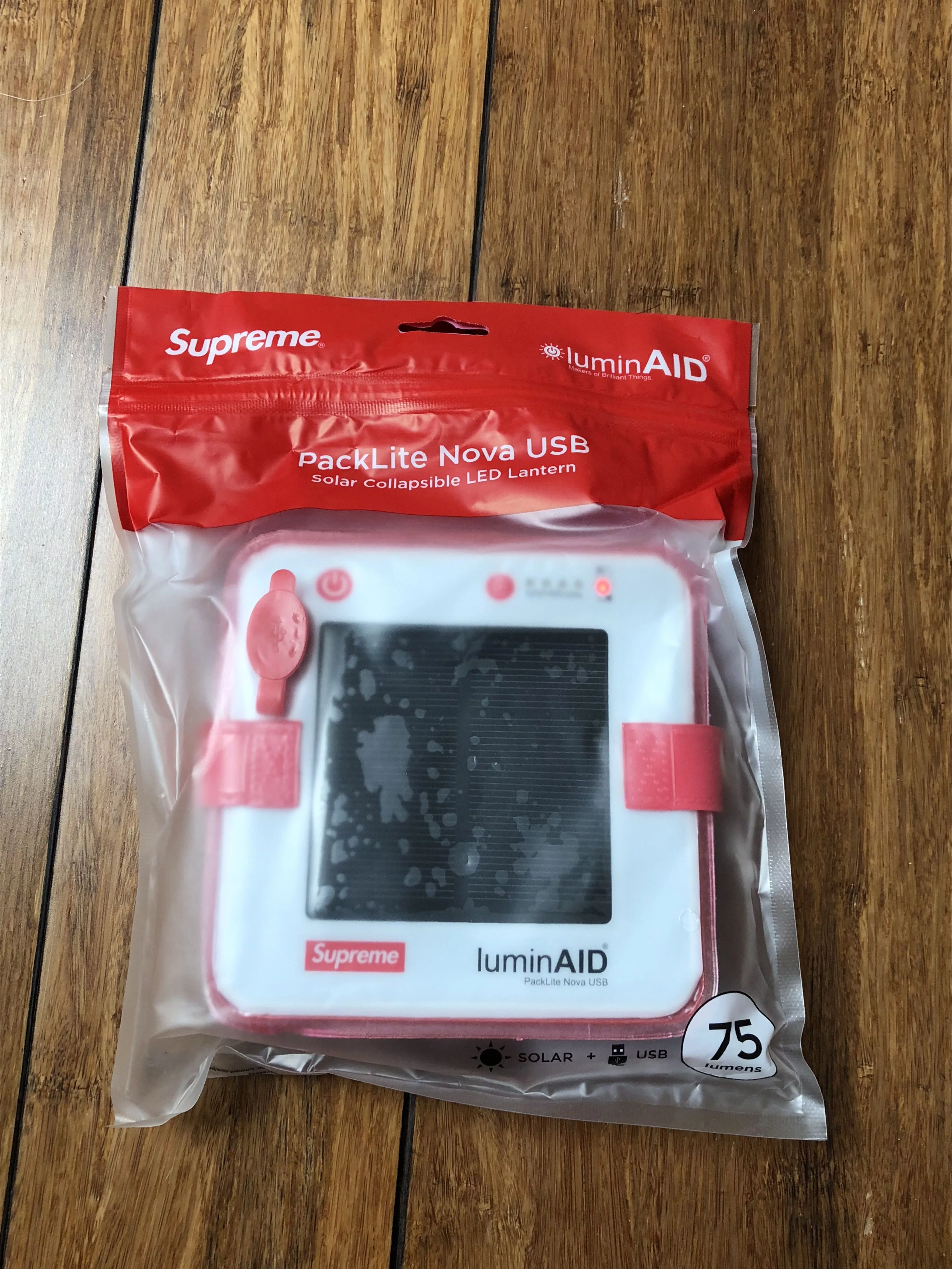 Supreme Supreme Supreme LuminAID Packlite Nova USB Red