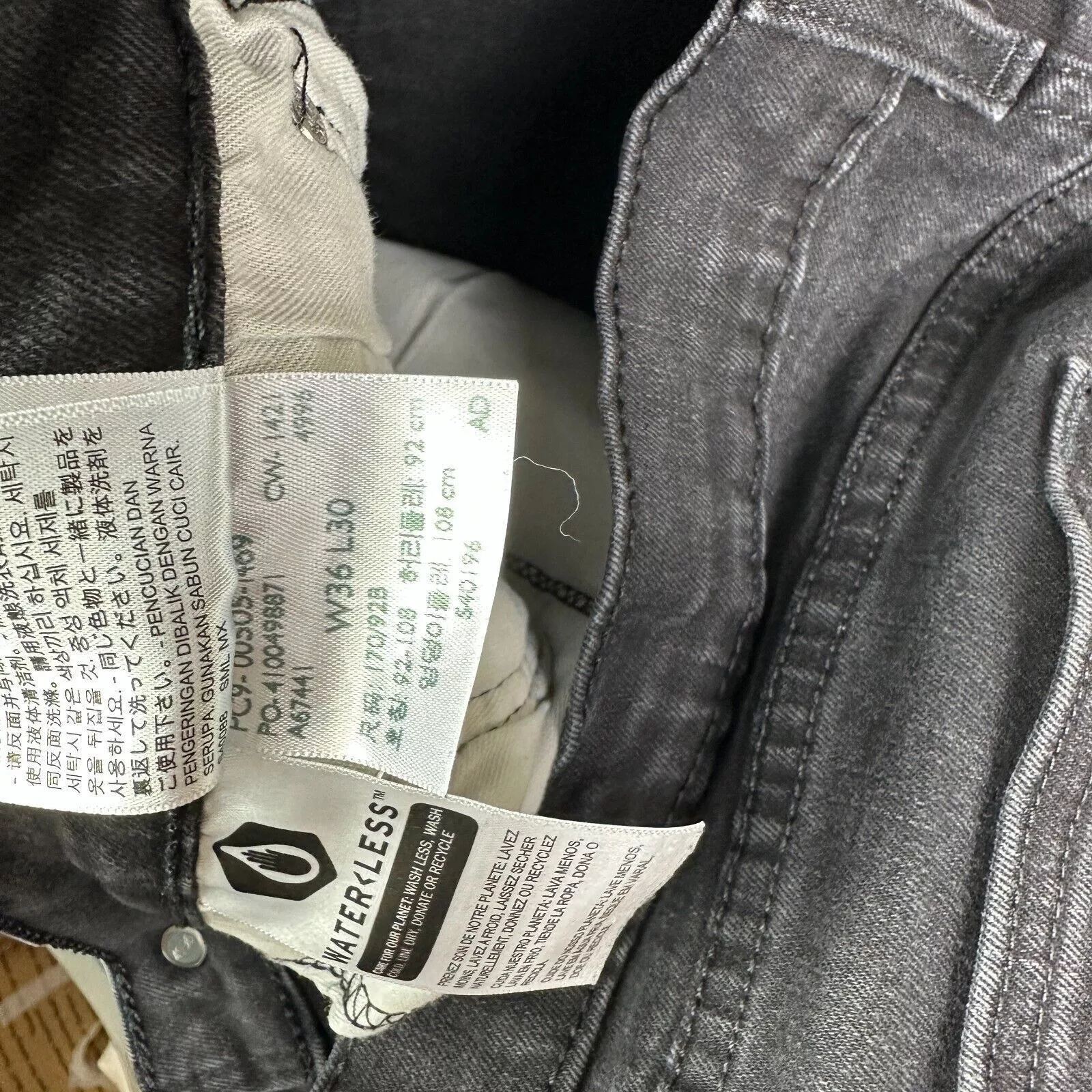 Levi's Denim Levi's Levis 505 Regular Fit Straight Leg Jeans *Missing Button* Black
