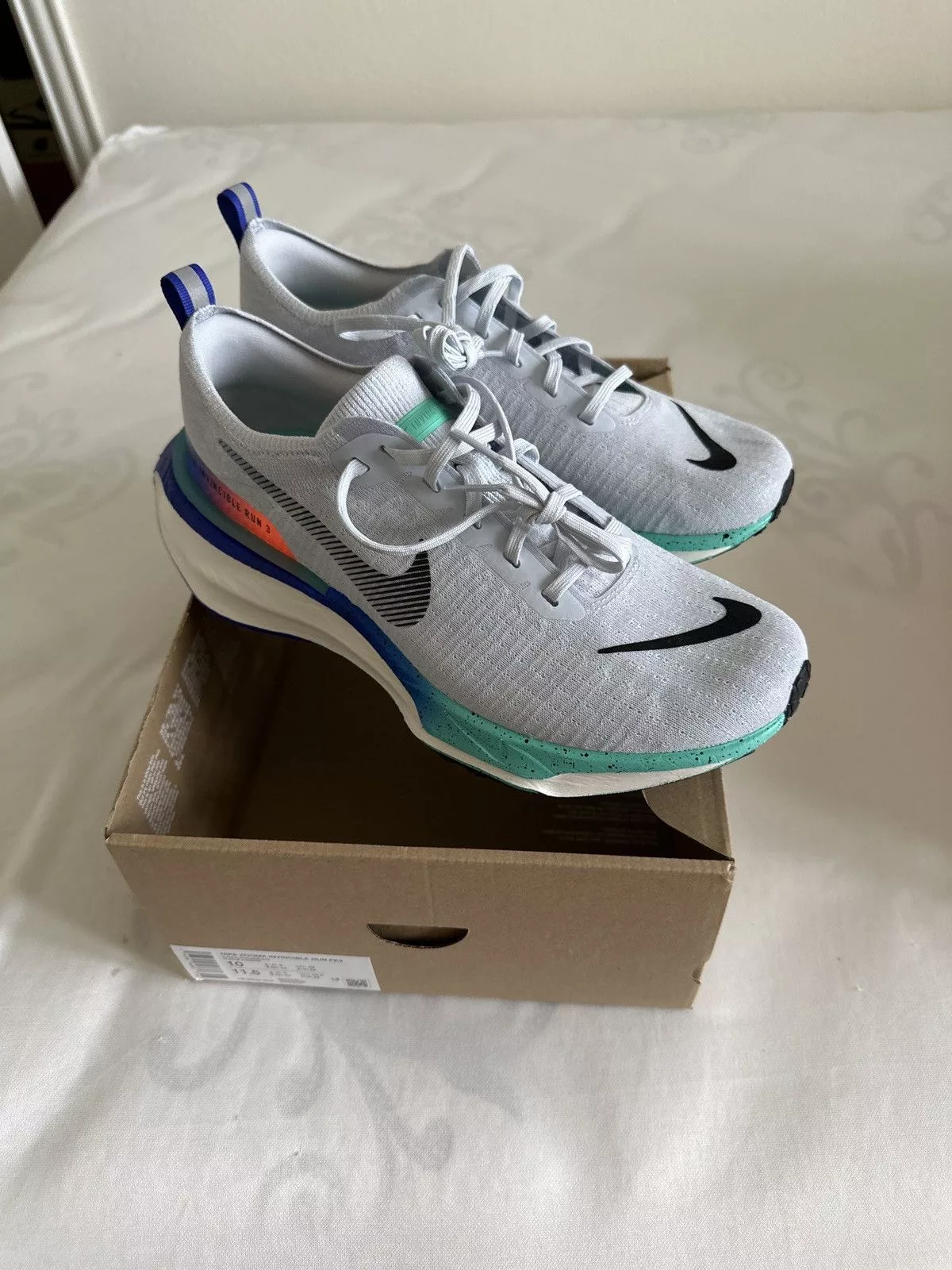 Nike Low Top Sneakers Nike Invincible 3 White