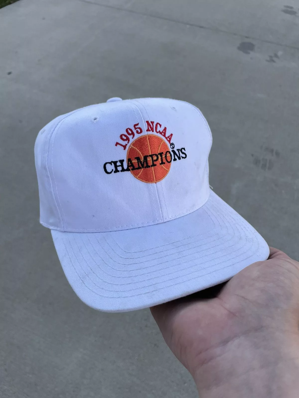 NCAA Hats NCAA × Vintage Vintage NCAA Basketball Champions 1995 Hat White