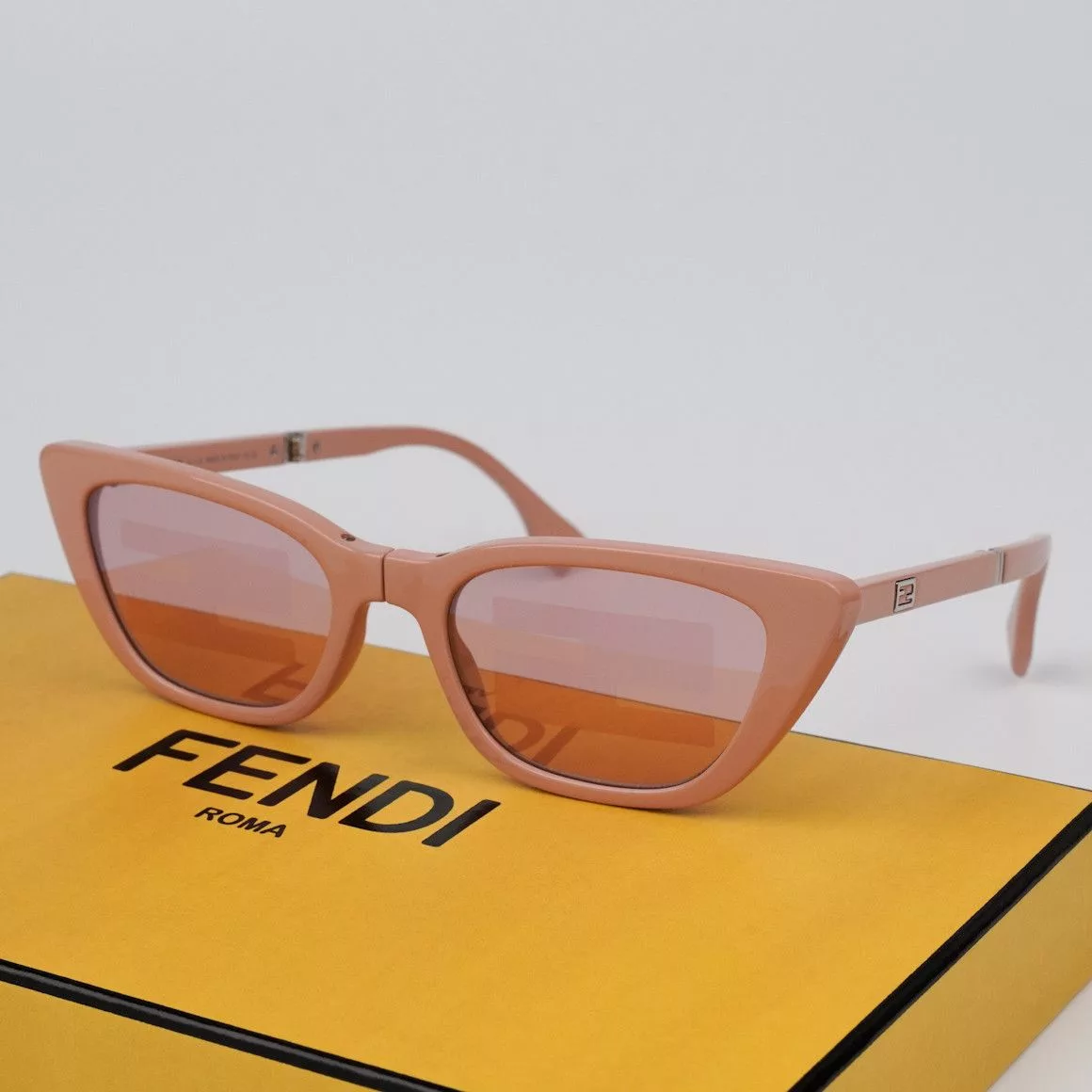 Fendi Sunglasses NEW Fendi FE40089I 72U FOLDING Women Cat Eye Sunglasses Multi