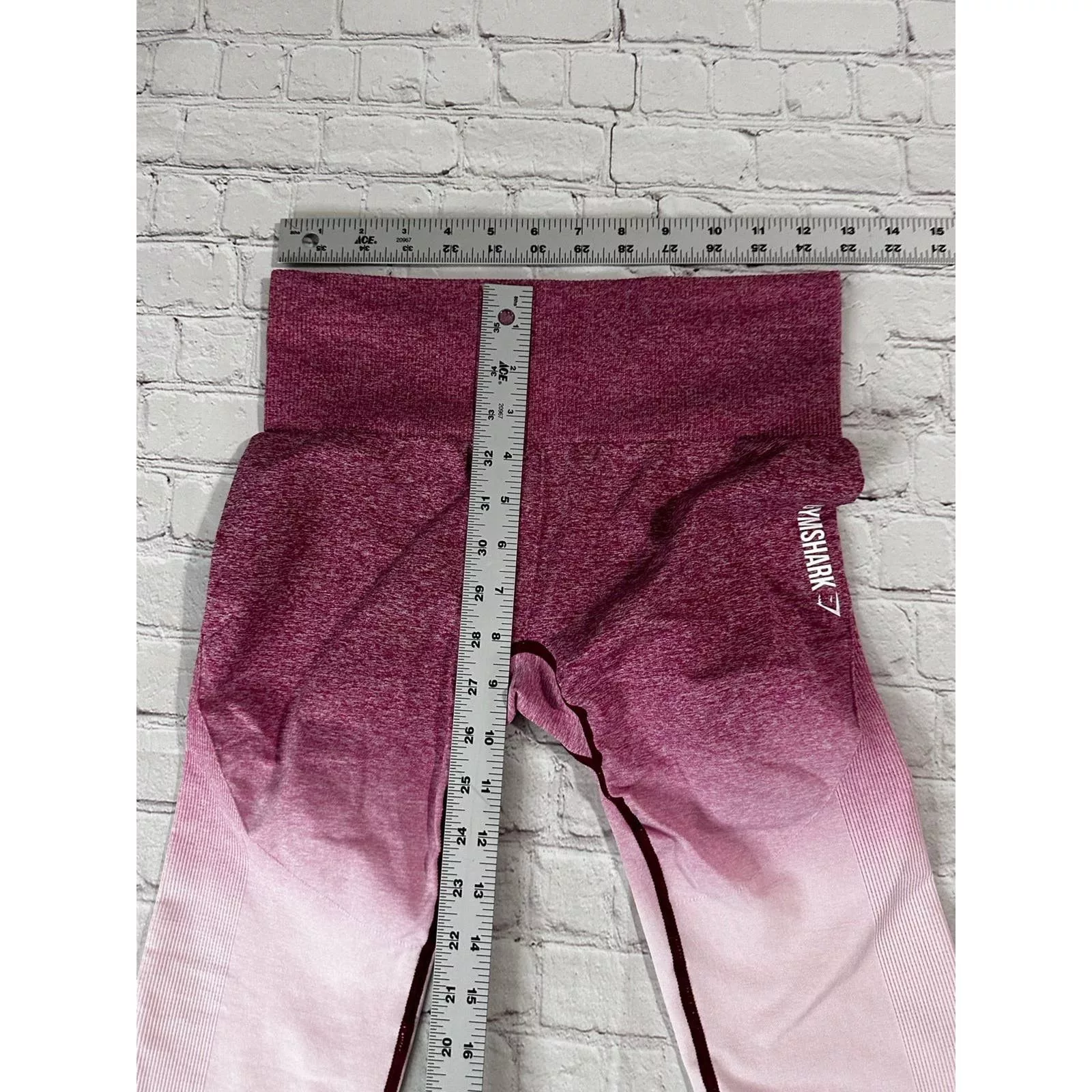 Gymshark Leggings size small Pink