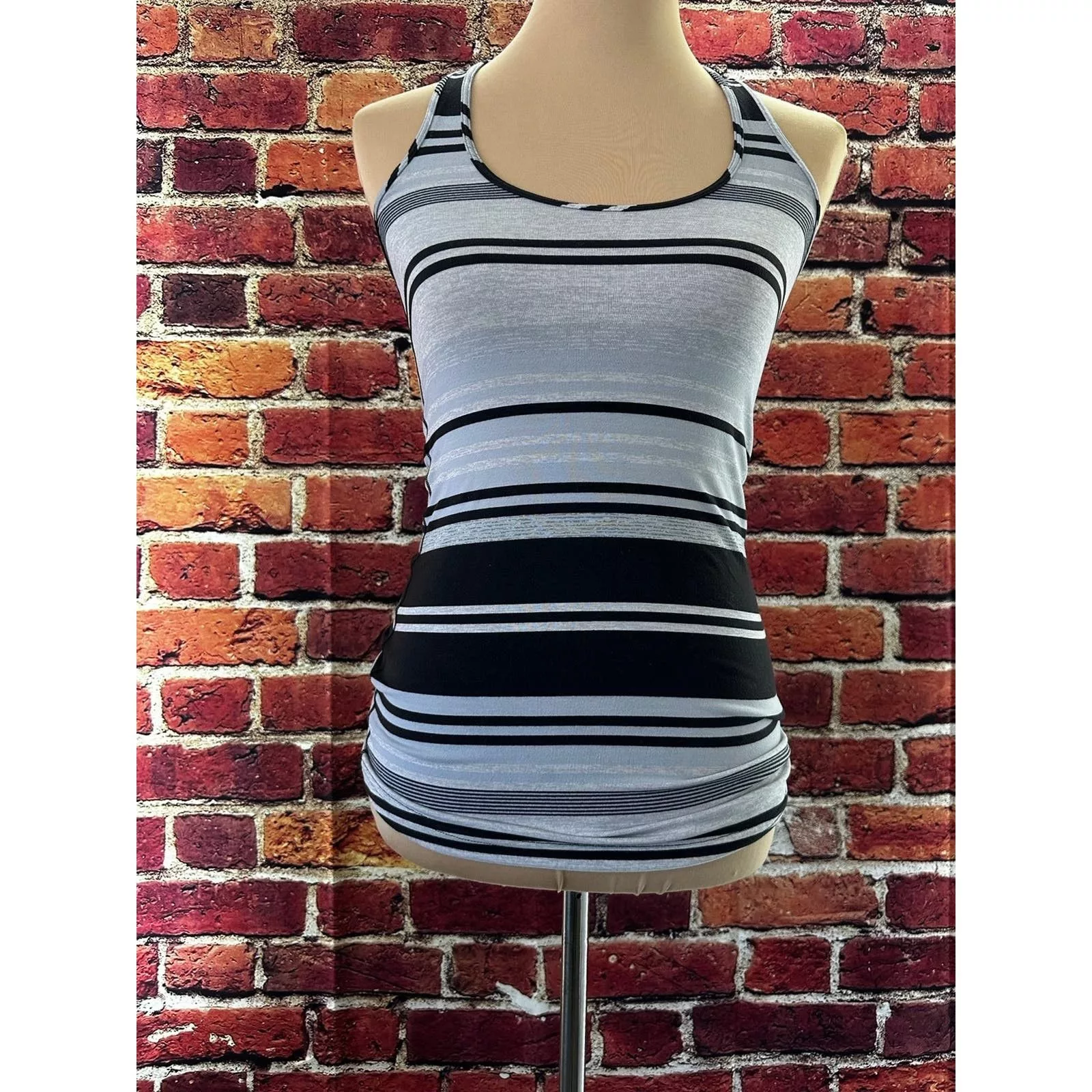 Lululemon Tank Tops Lululemon Tank Top size 8 Gray