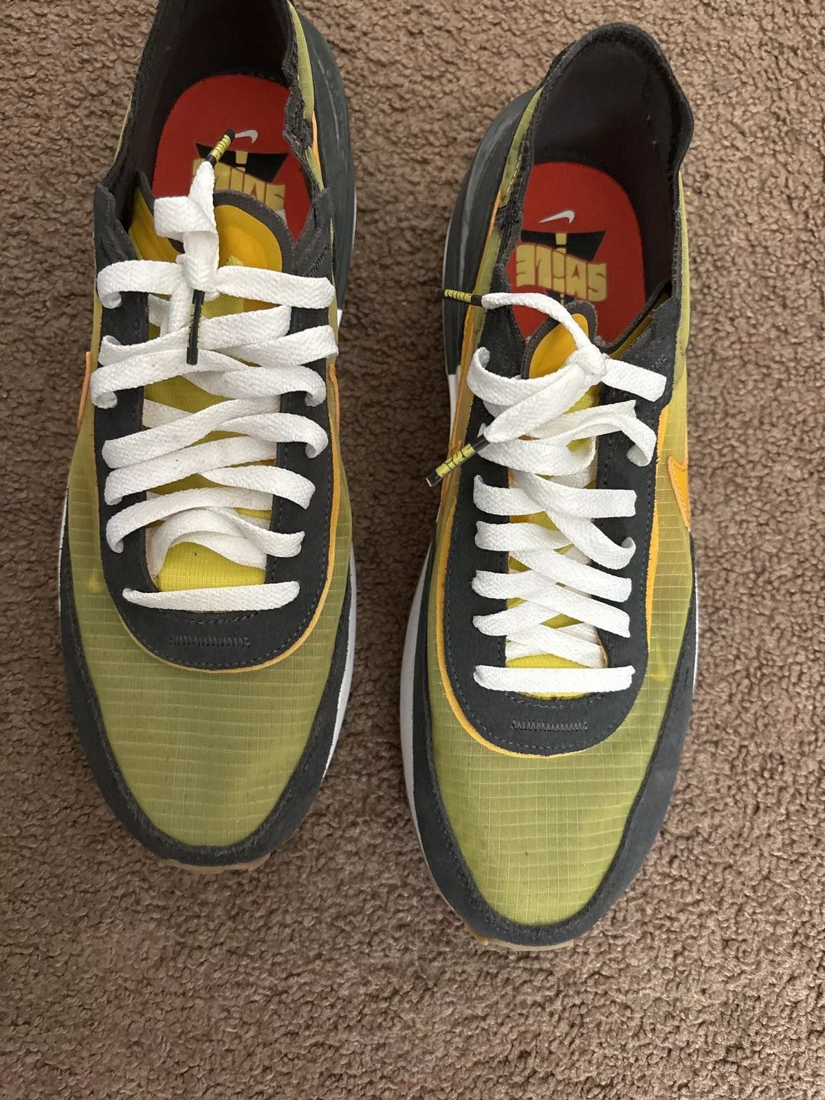 Nike Low Top Sneakers Nike waffle one SE Yellow
