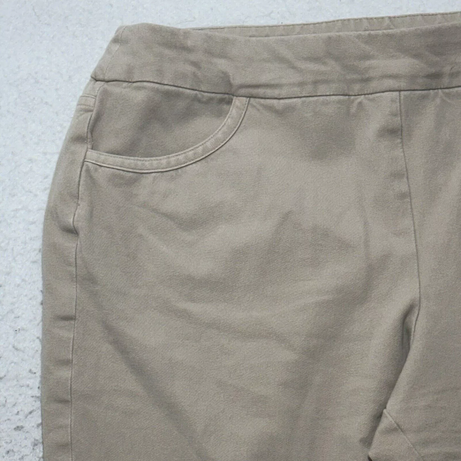 Other Pants Other Soft Surroundings PM Beige Pull On Capri Pants Stretch