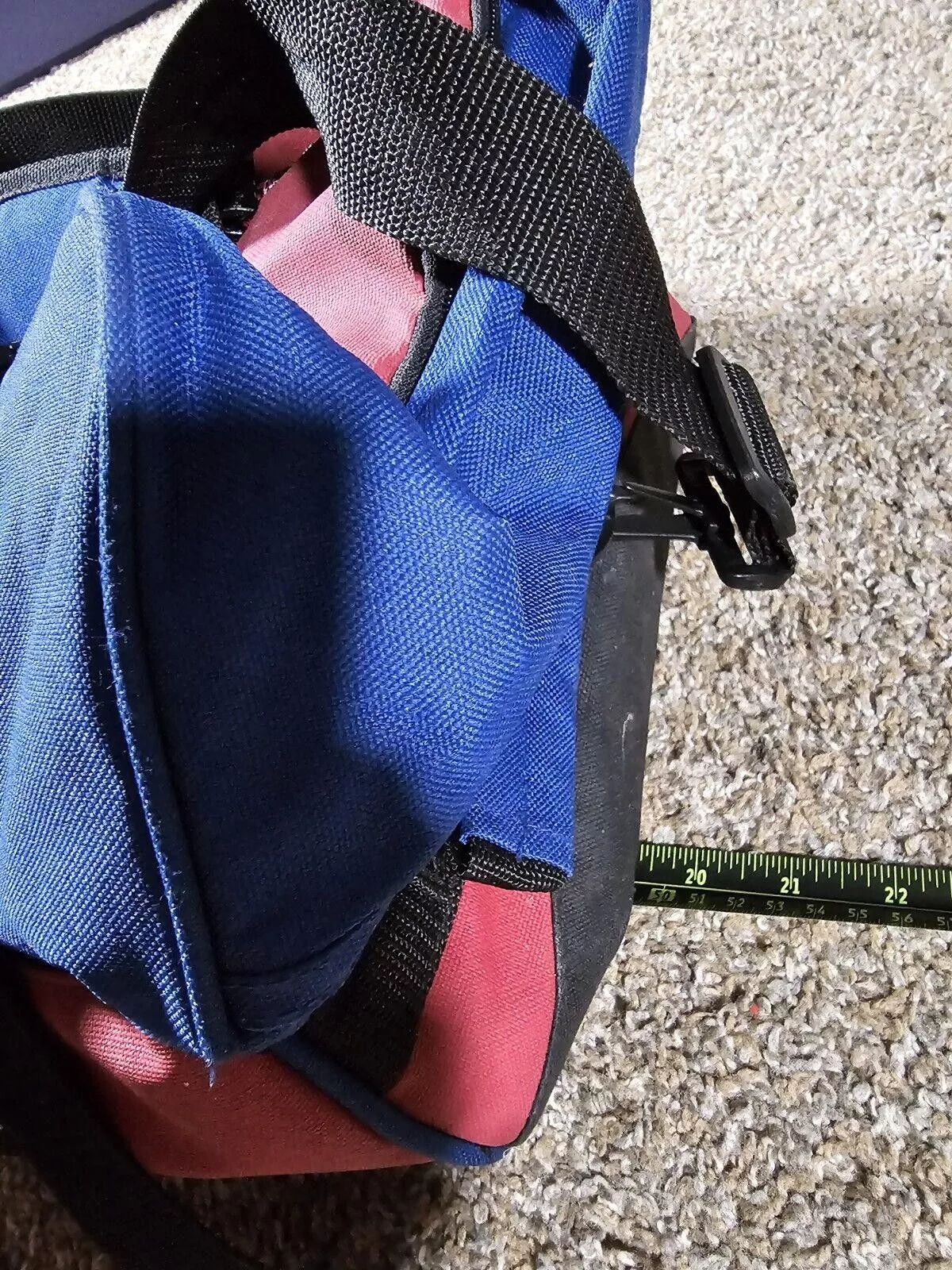 Designer Miscellaneous Designer igloo duffle 3 separate zippered section cooler bag Strap Blue