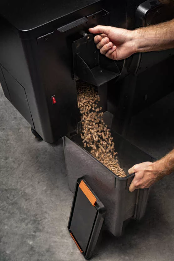 STAYDRY PELLET BIN AND LID