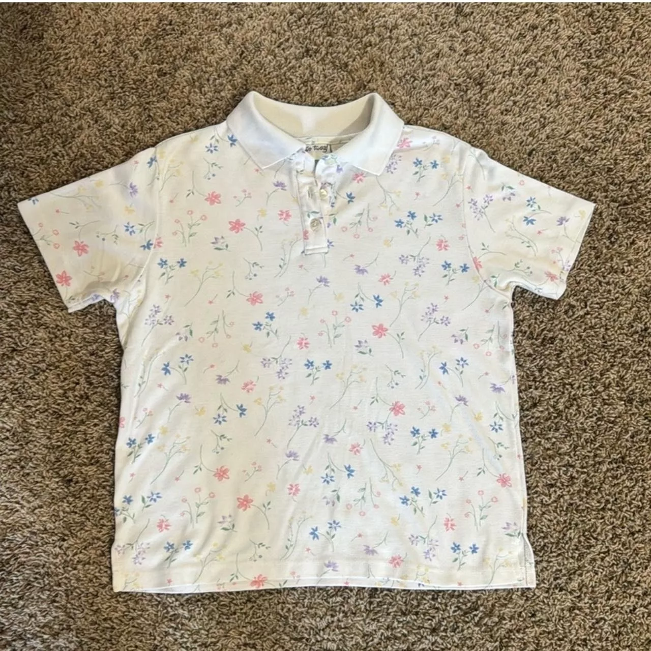 Vintage Polos Adorable Vintage Floral Button Down White