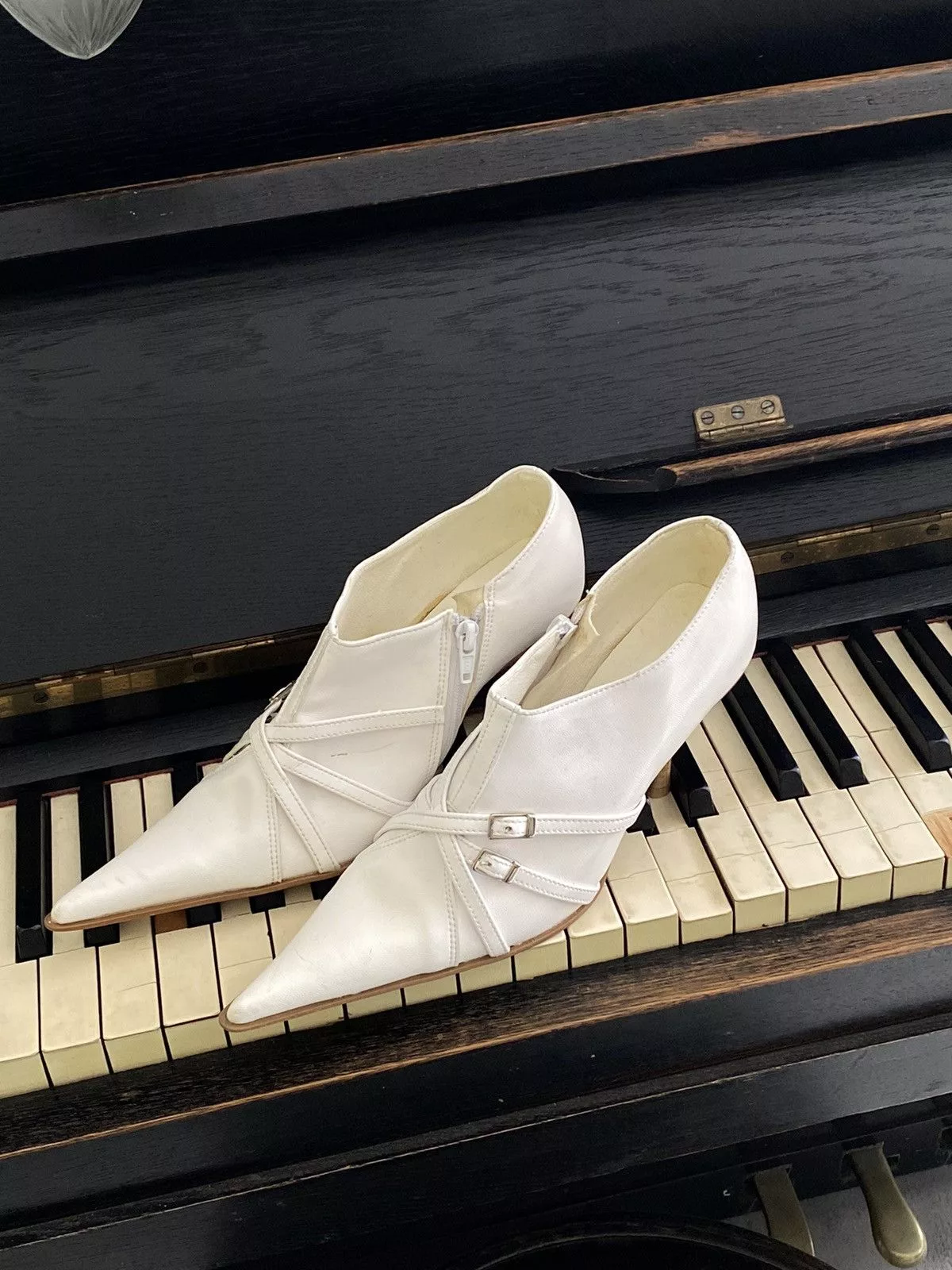 Vintage Platforms Vintage white pointy toe boots