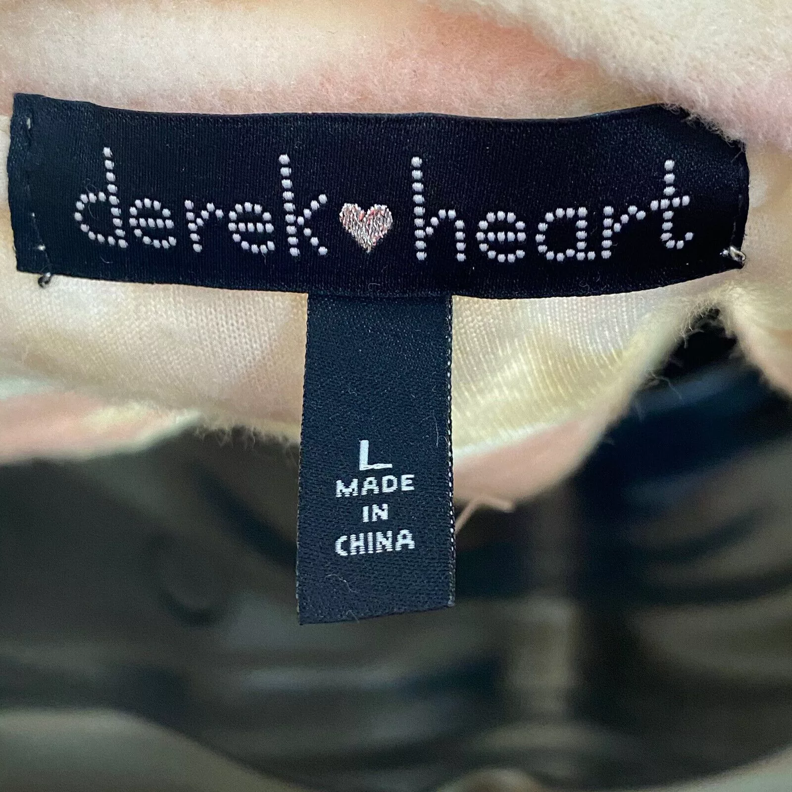 Other Sweatshirts Other Derek Heart Large Fleece Cream & Pink Camouflage Sweatshirt