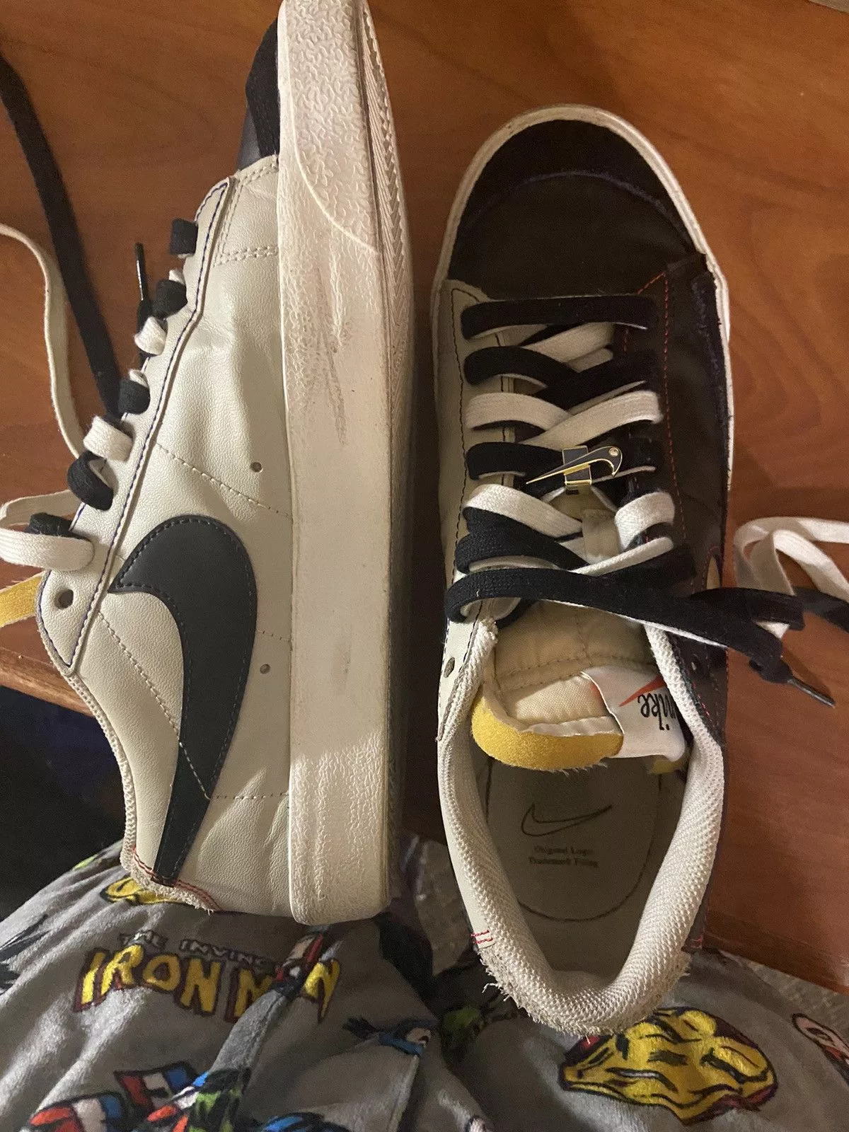 Nike Low Top Sneakers Nike blazer low 77 premium removable swoosh Black