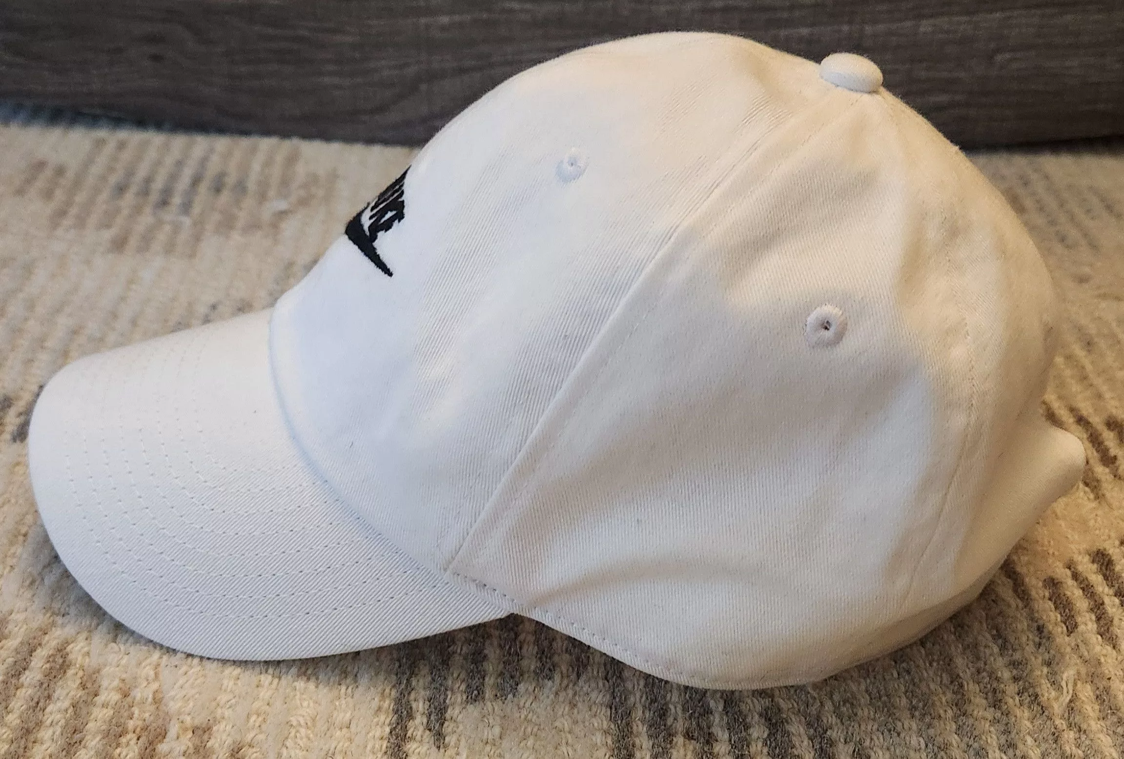 Nike Hats Vintage White Nike Dad Cap/Hat.