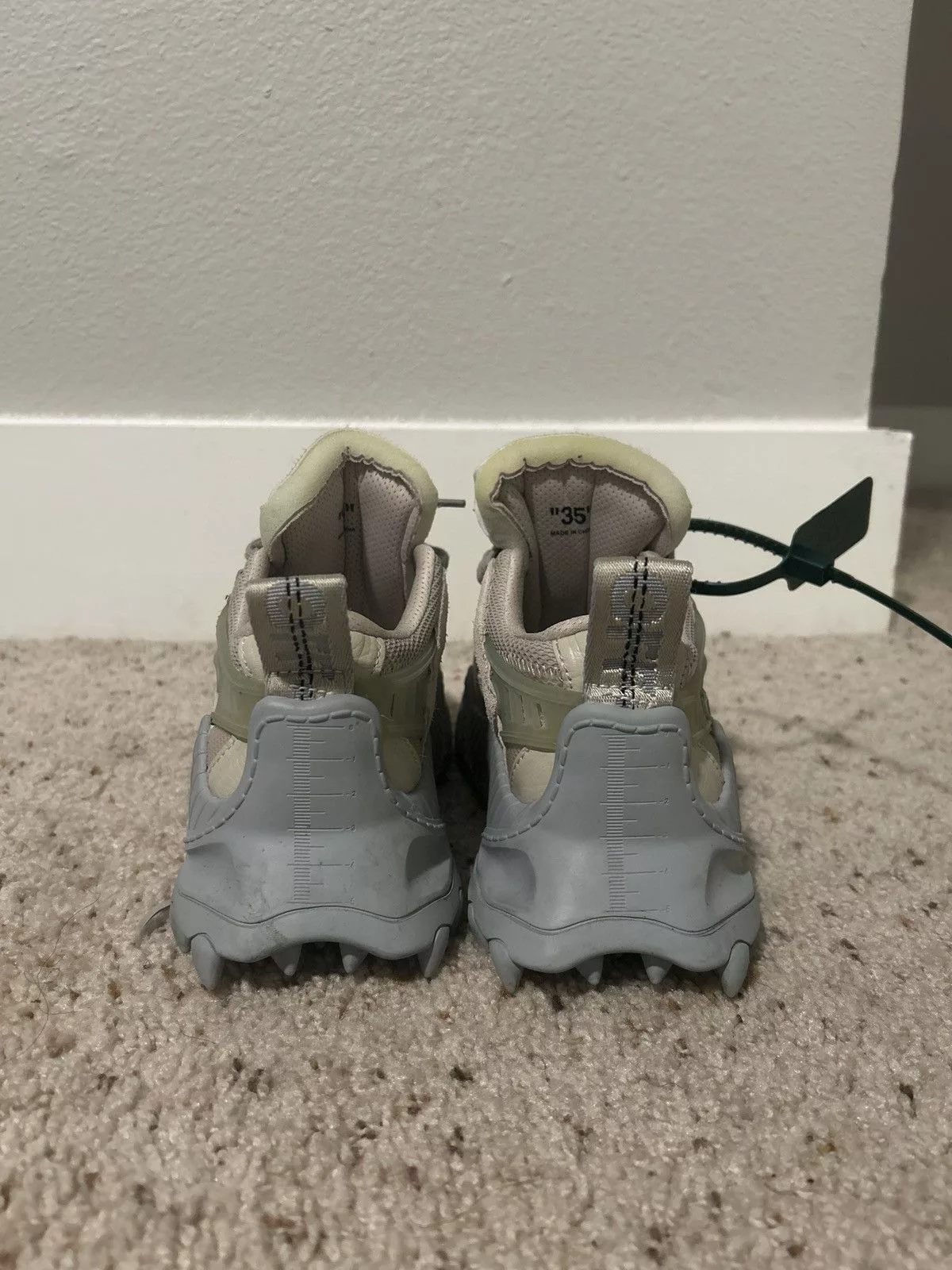 Off-White Low Top Sneakers Off-White Off white Brown