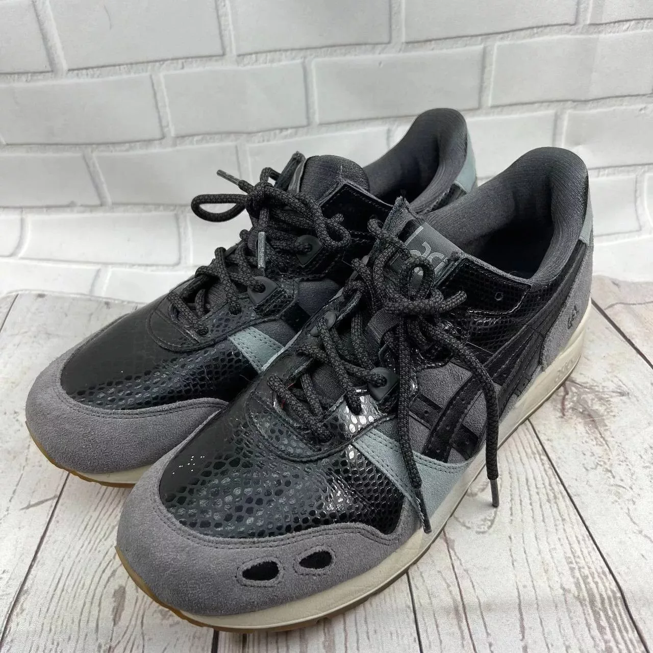 Asics Low Top Sneakers Asics Gel-Lyte Gray Black Sneaker Shoes Women Size 11