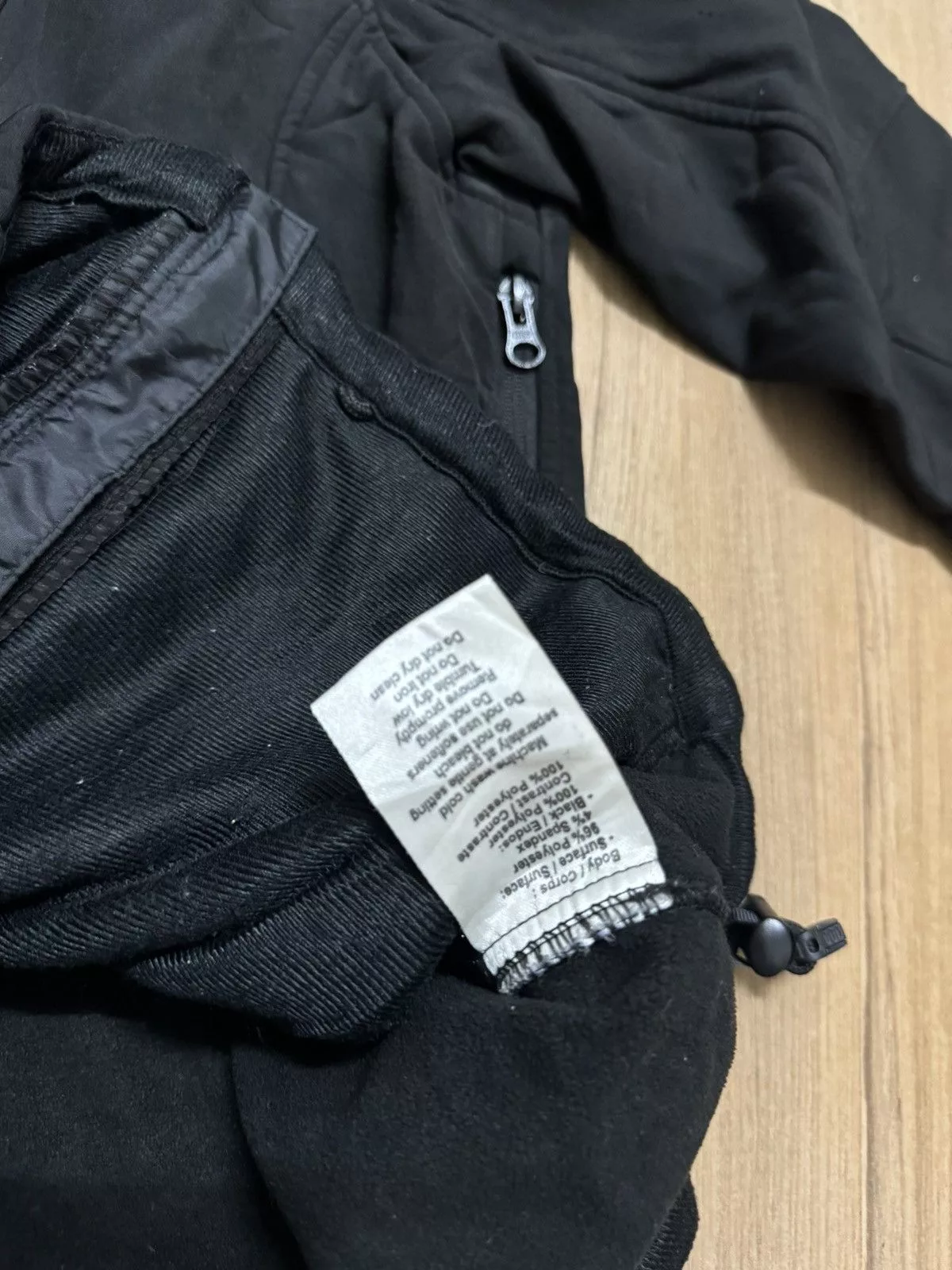 The North Face Light Jackets THE NORTH FACE WINDSTOPPER JACKET Black