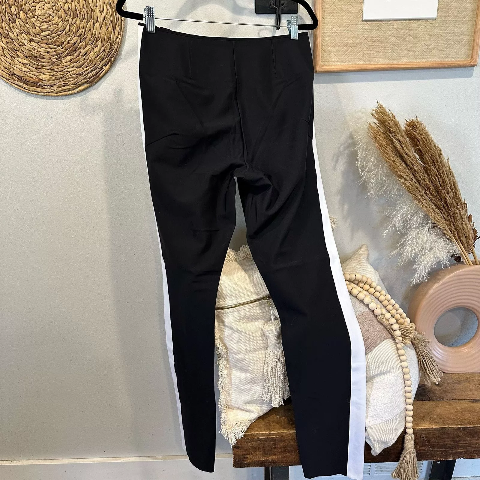 Athleta Pants Like new! ATHLETA Interstellar Colorblock Tight Size 8 Black